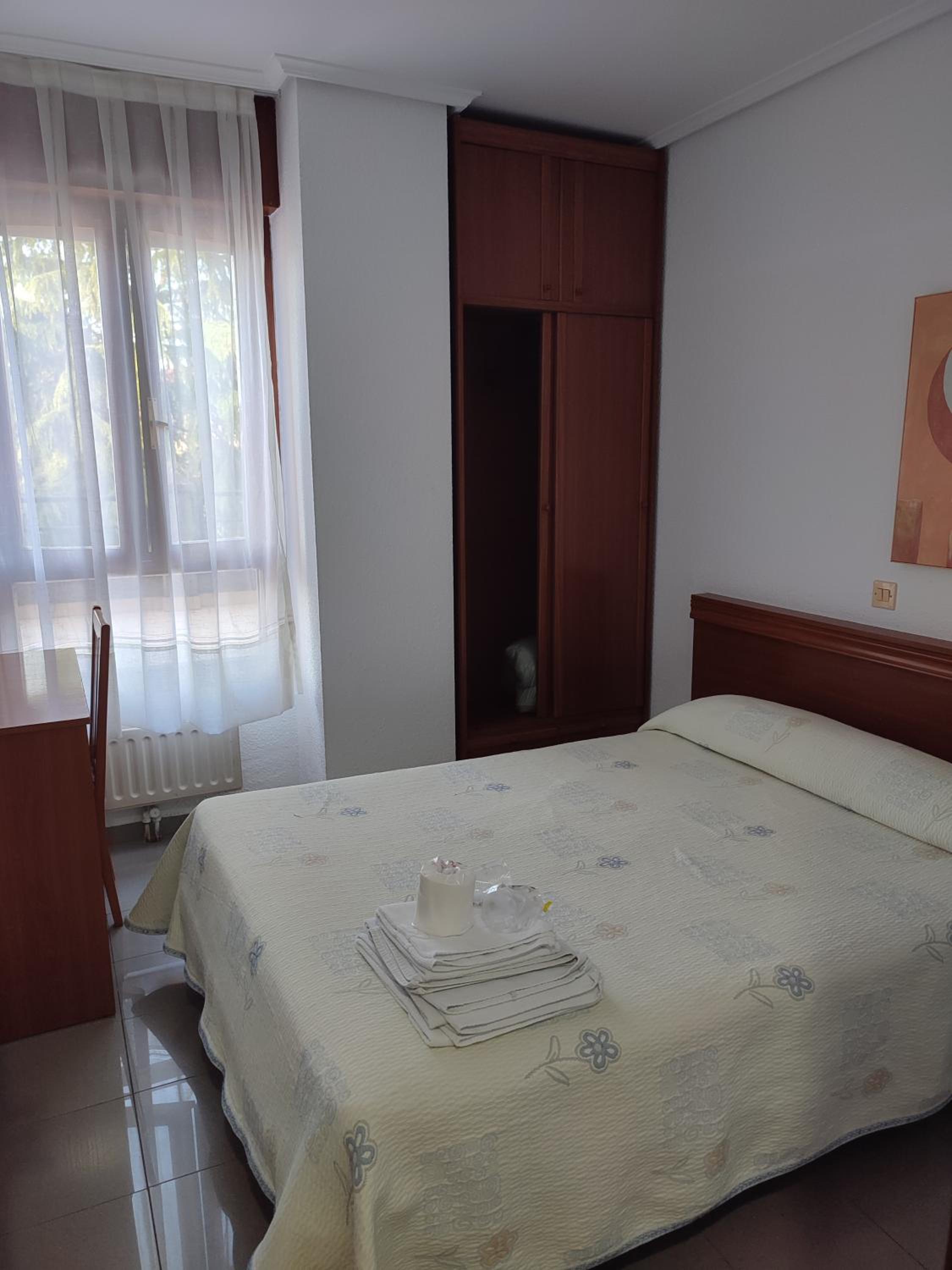 Habitación Doble Estándar con Baño Compartido