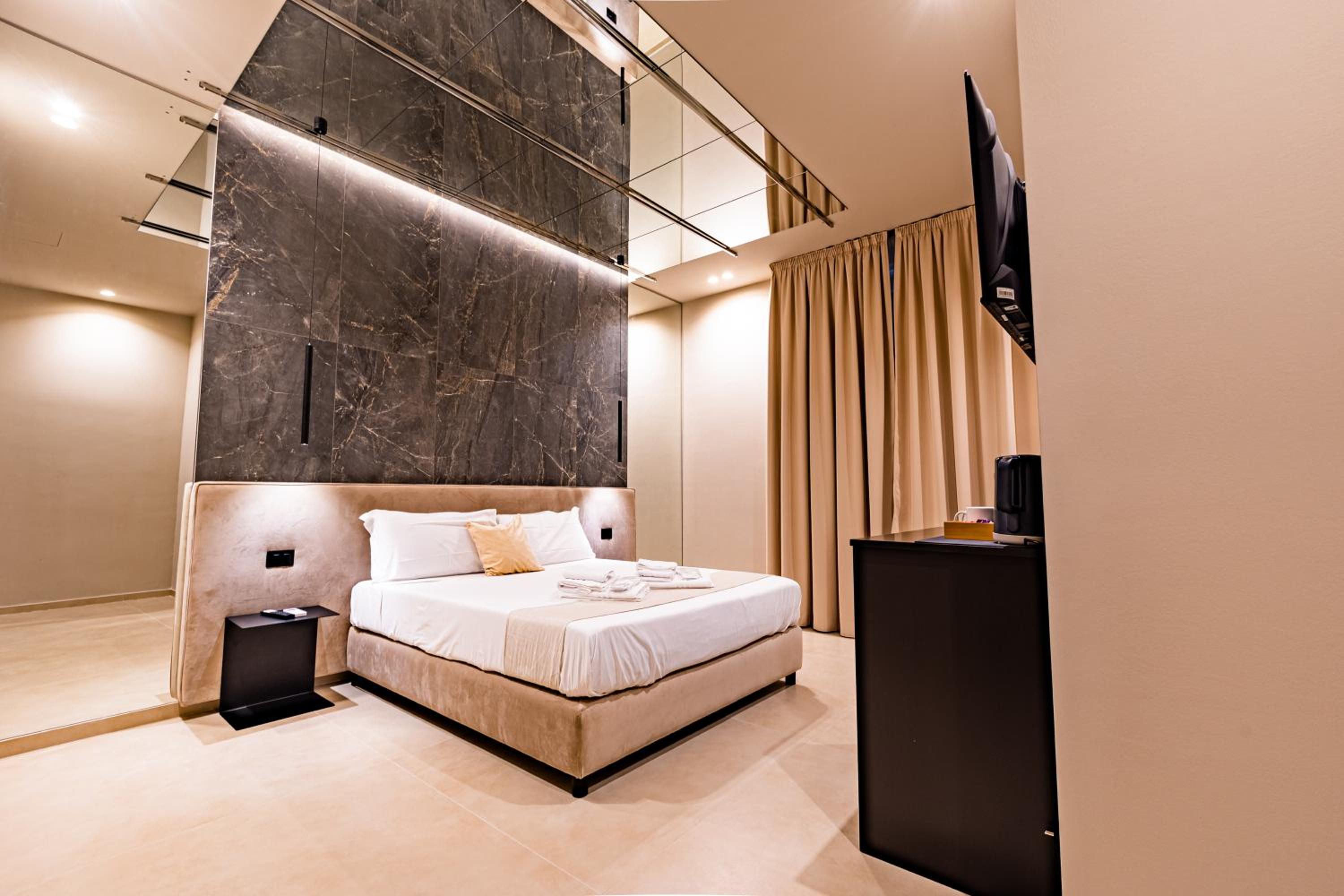 King Room with Spa Bath