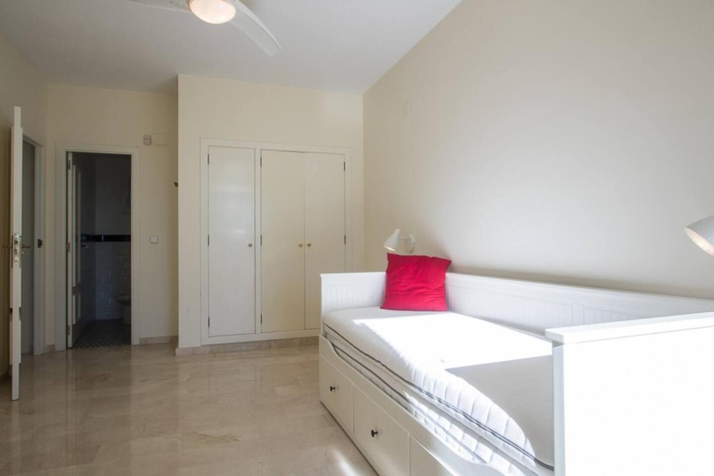 Villa de Tres Habitaciones