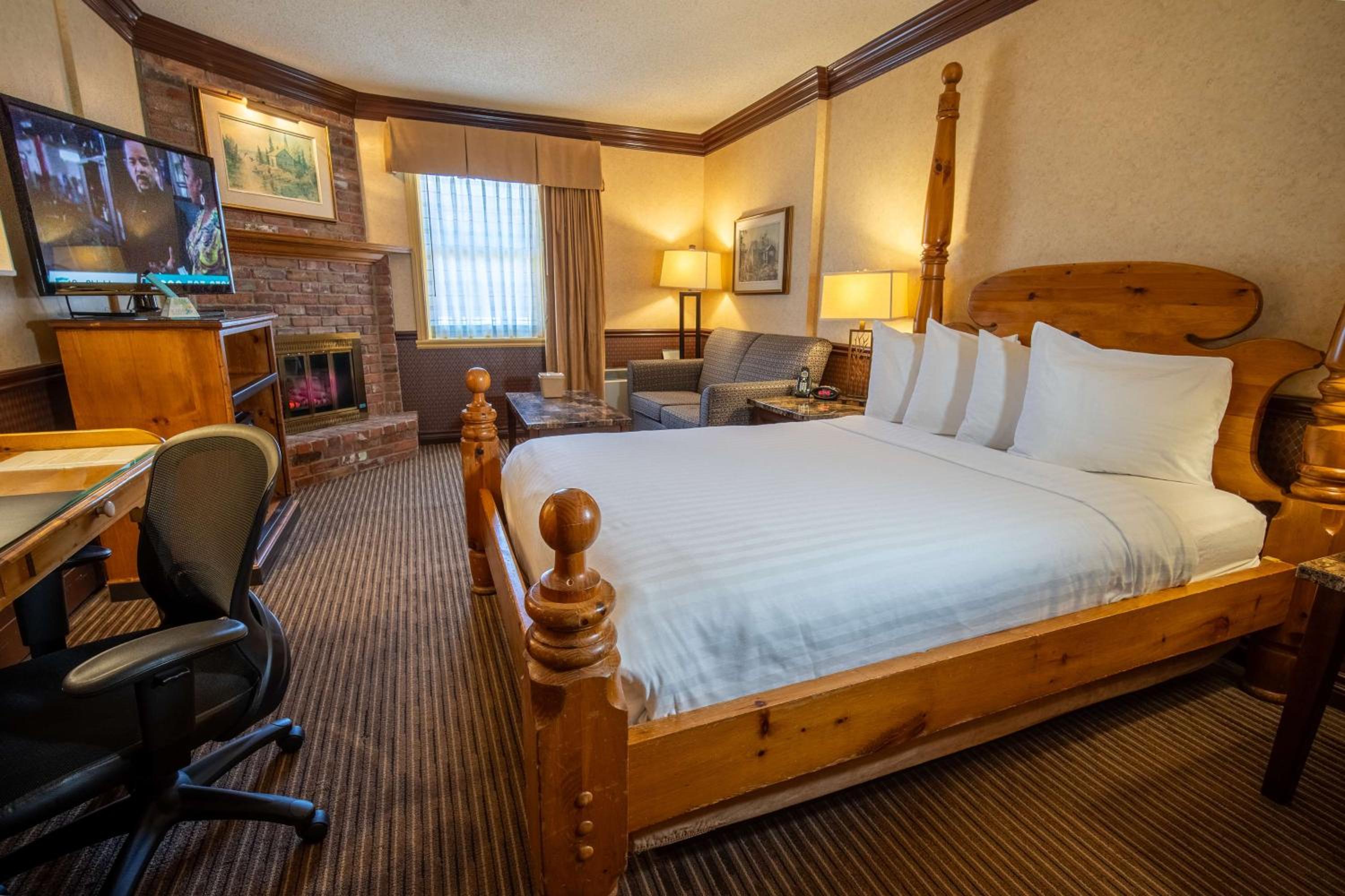 Queen Room - Non-Smoking - Photo 1