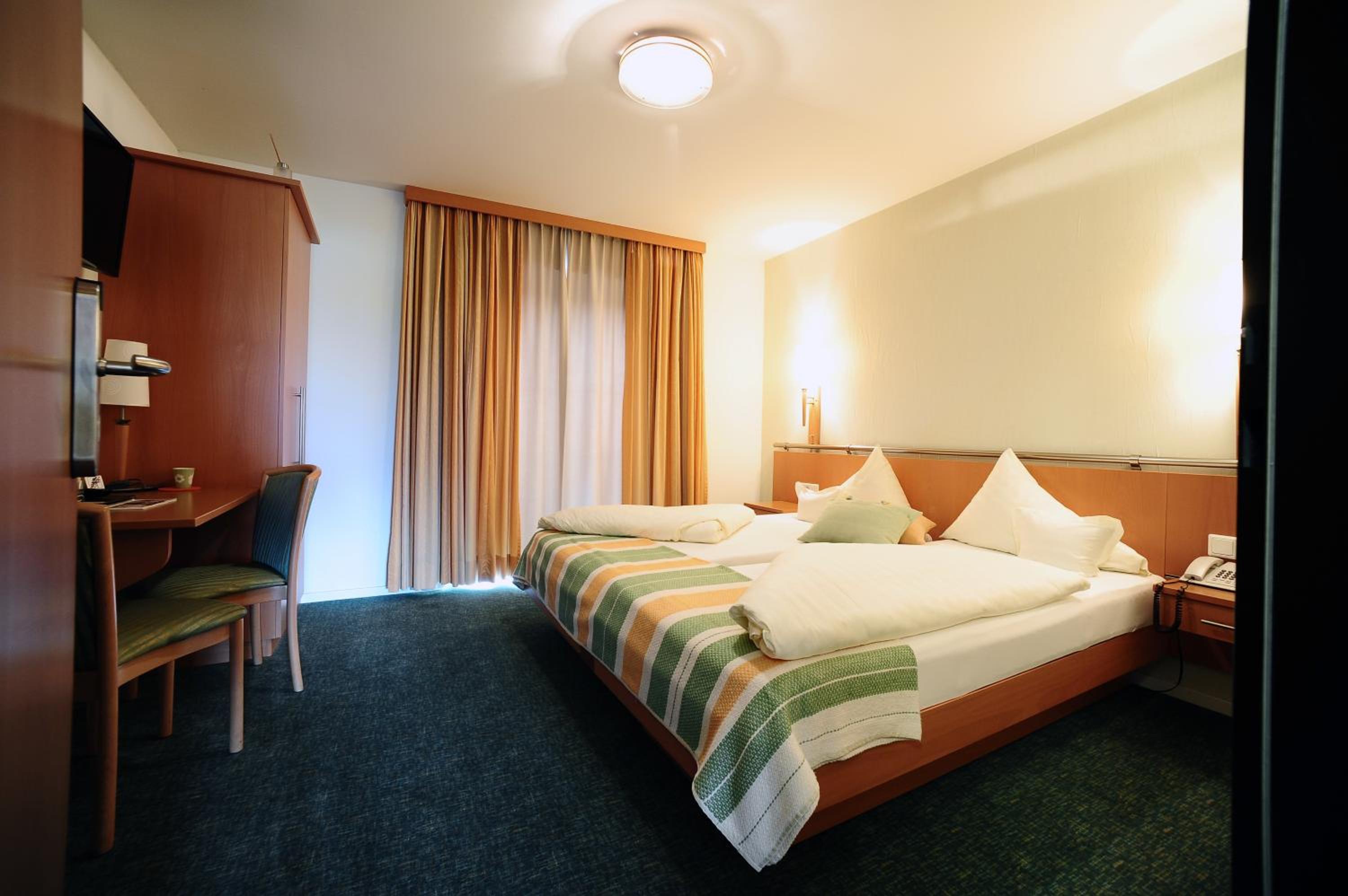 Comfort Double Room with Street View - Photo 1