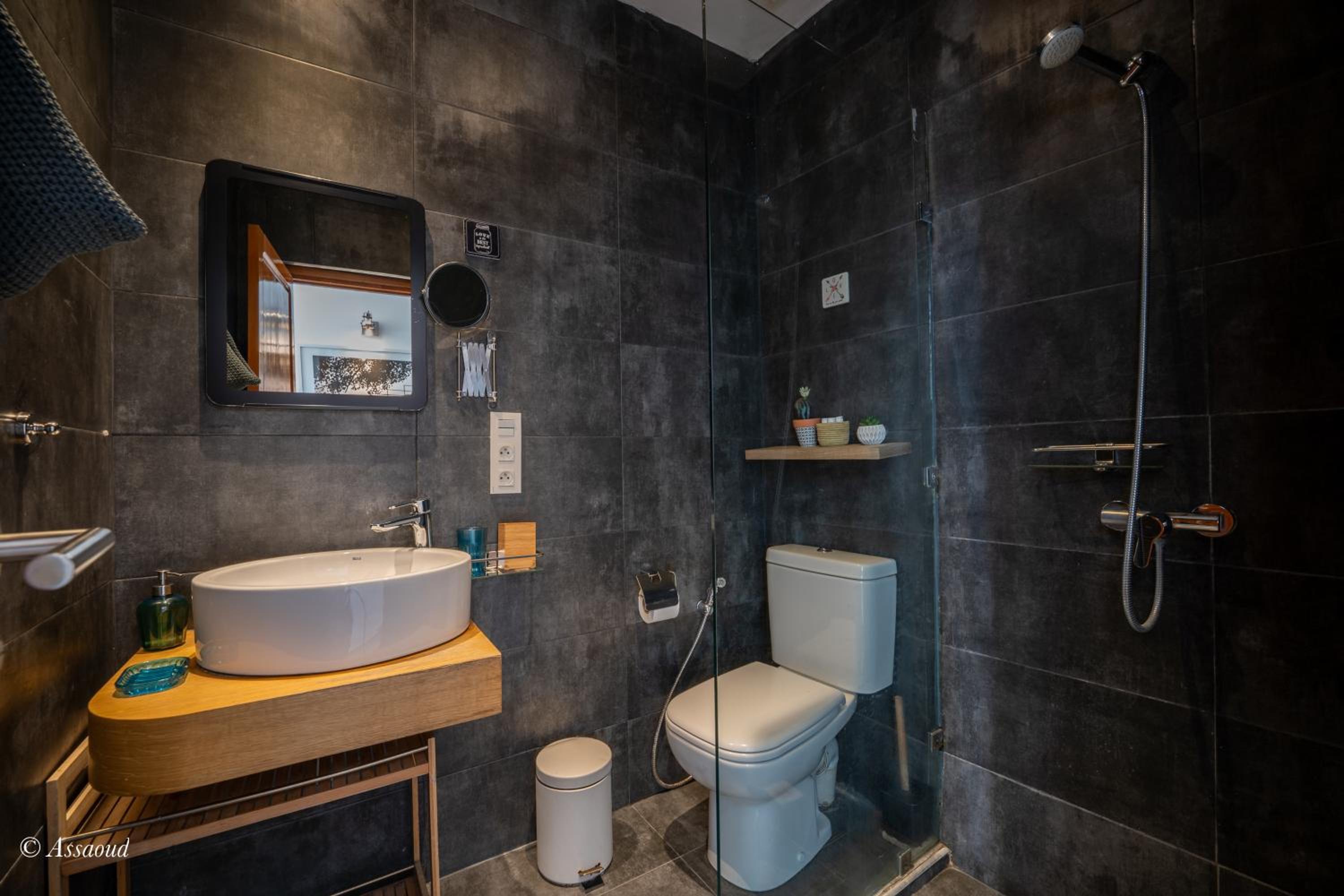 Deluxe Double Room with Balcony - Photo 3