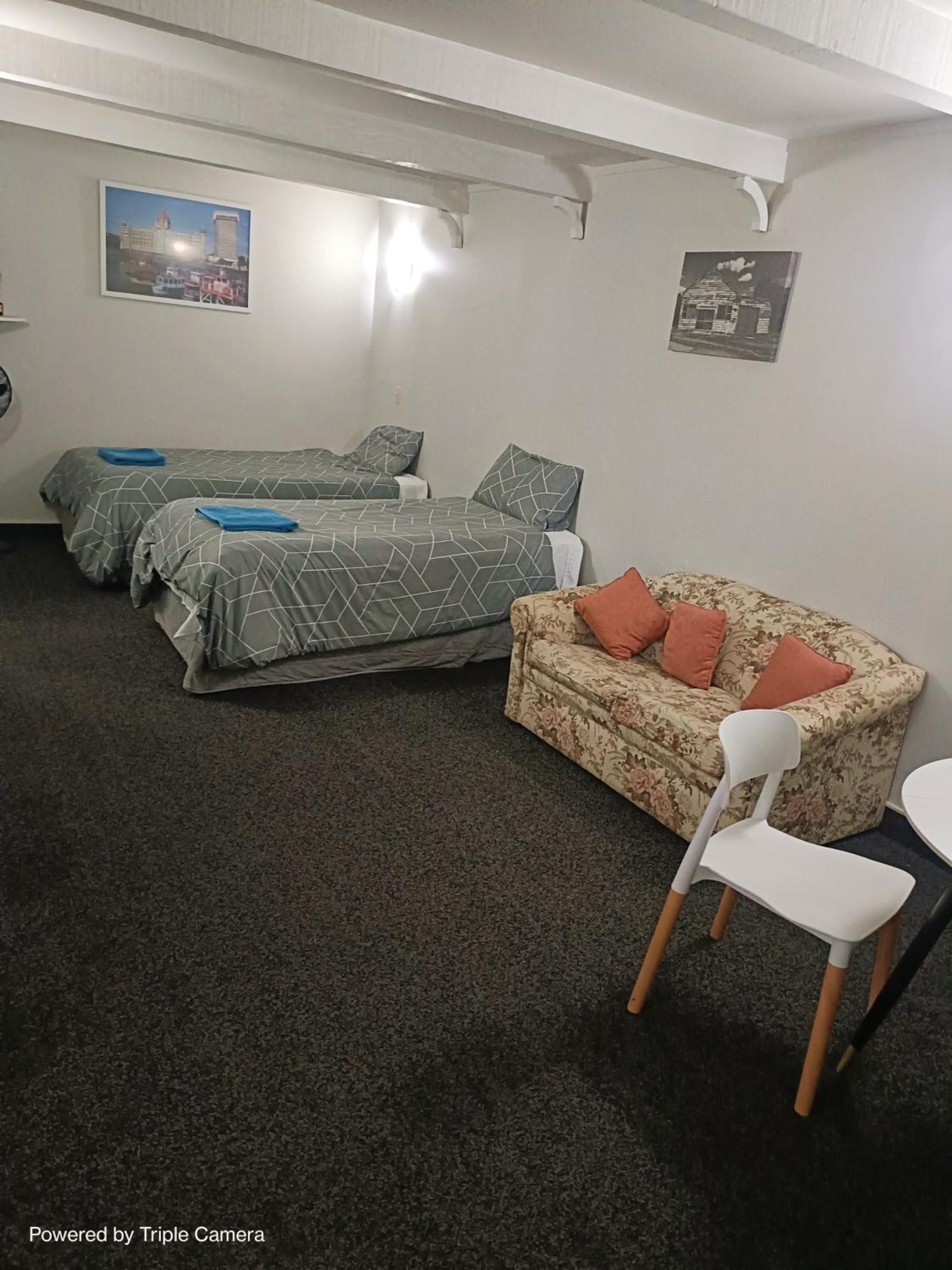 One-Bedroom Apartment - Photo 6