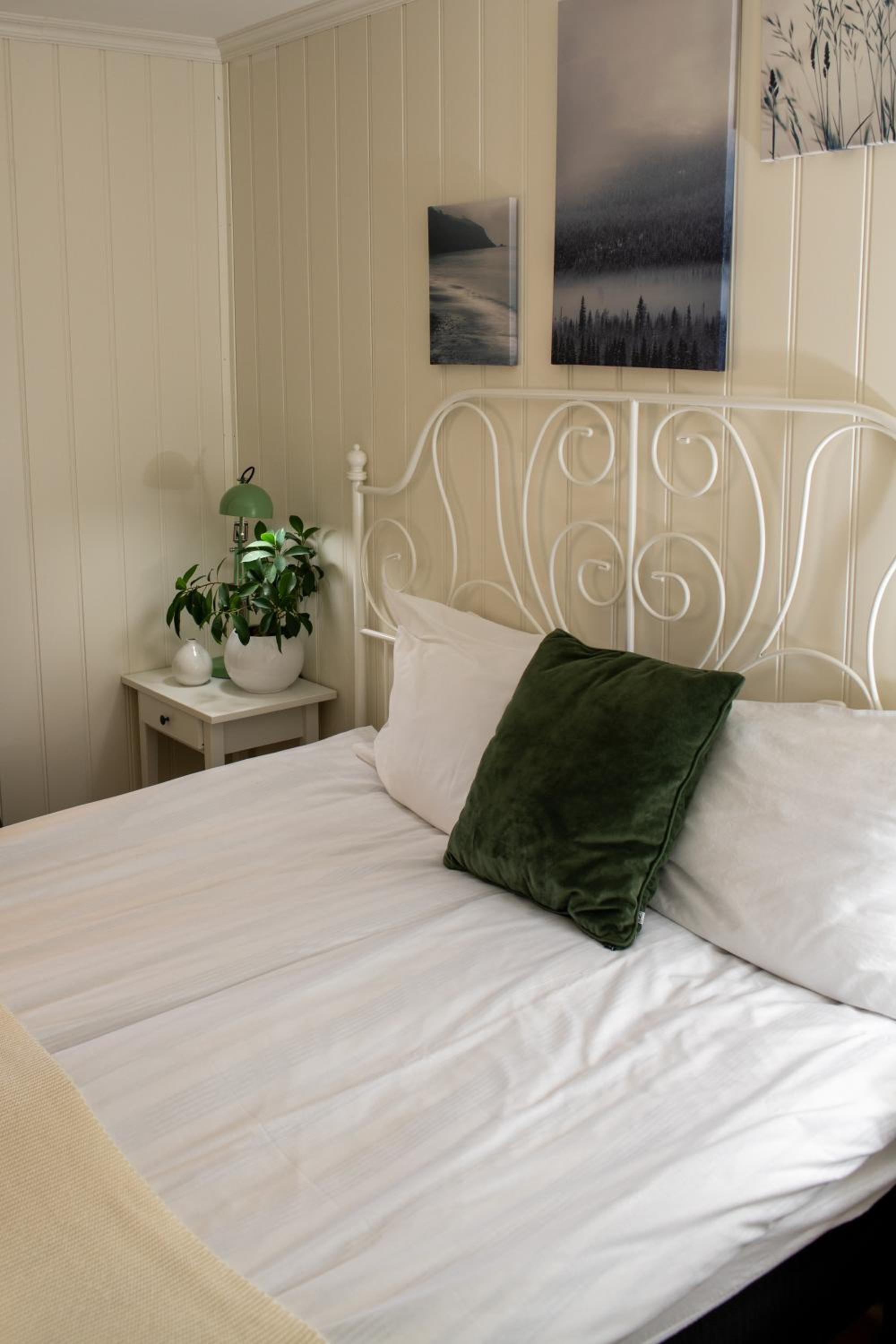 Standard Double Room with Shared Bathroom photo 2