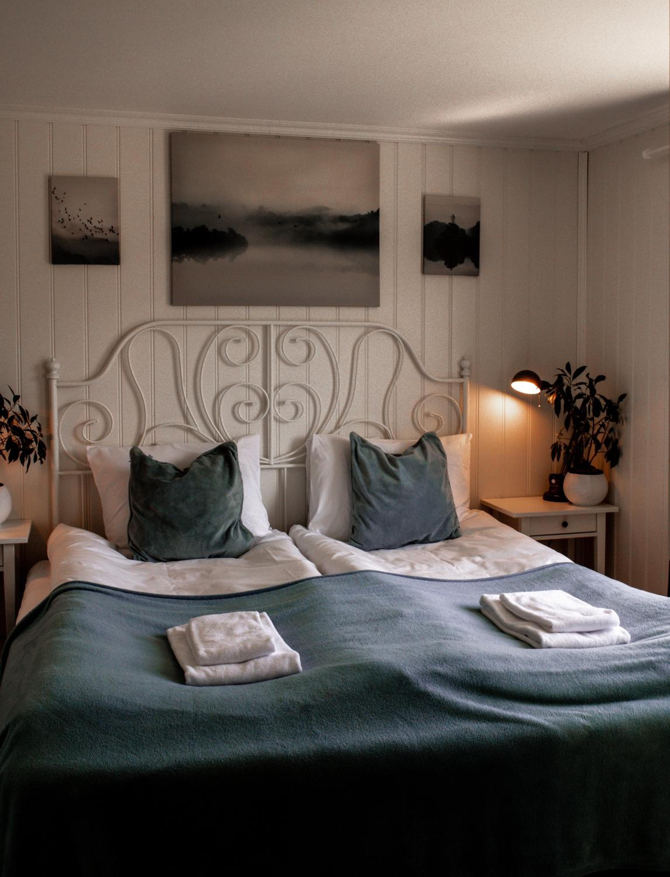 Standard Double Room with Shared Bathroom photo 2