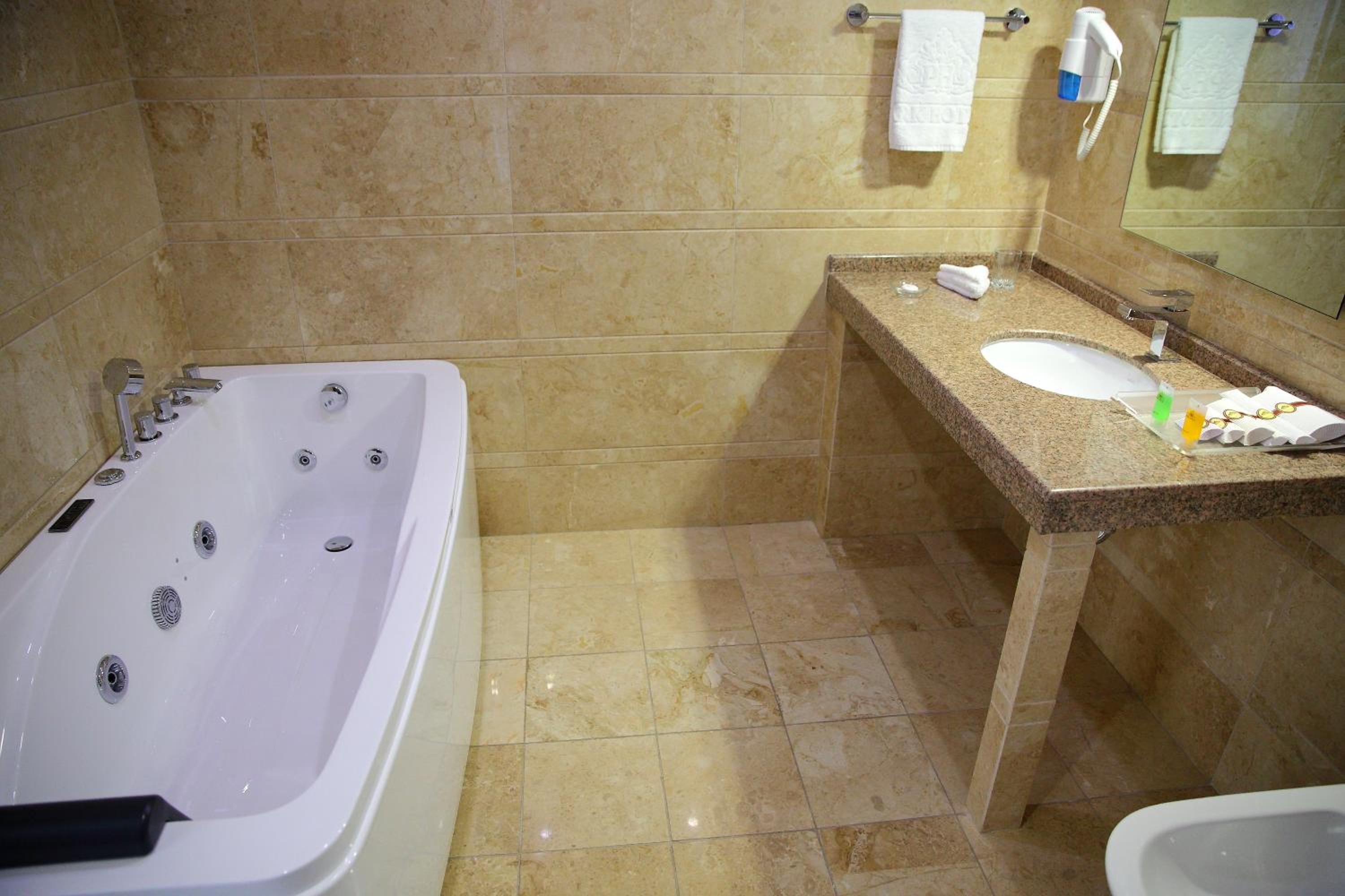 Apartment (1-2 Adults)