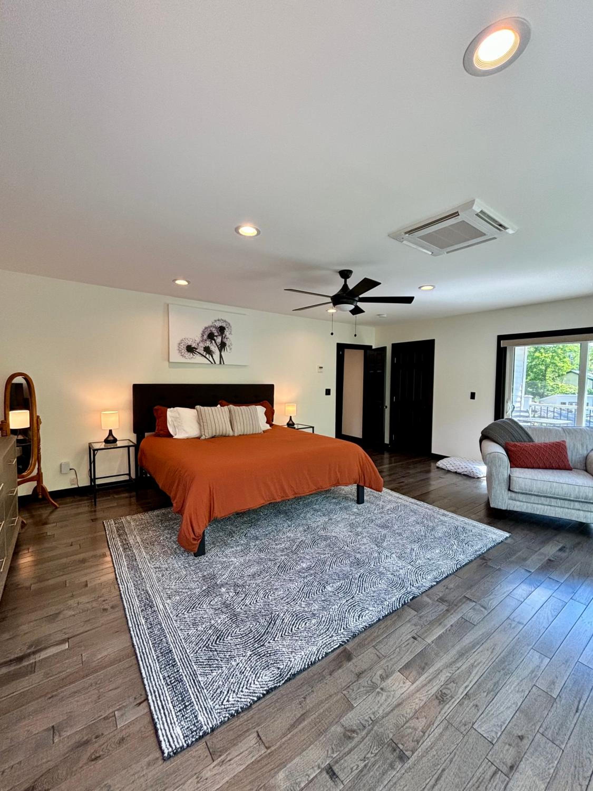 Three-Bedroom House photo 1