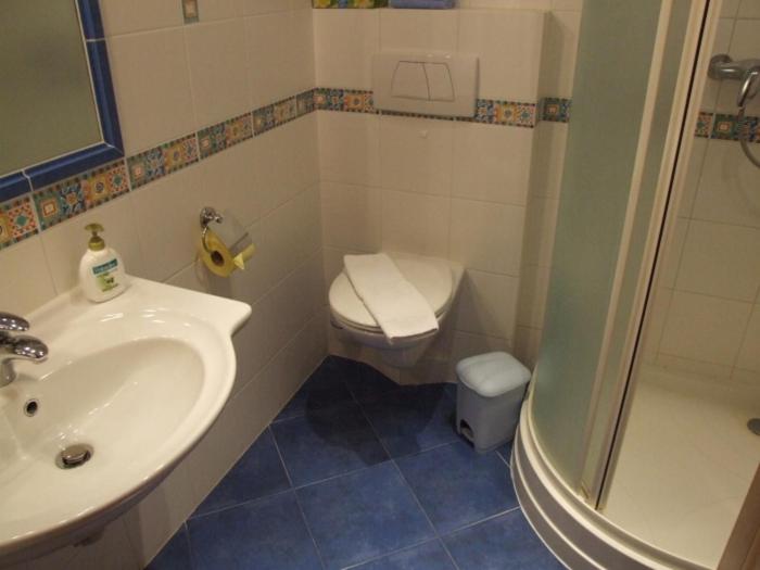 Standard Double or Twin Room - Photo 1