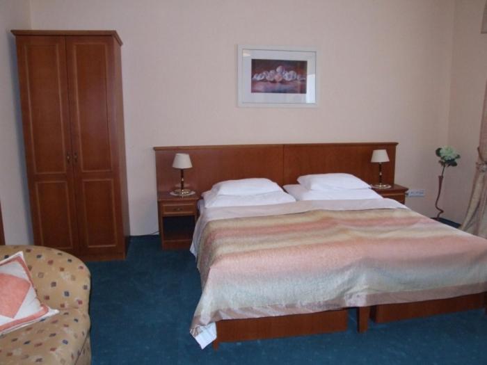Standard Double or Twin Room - Photo 2