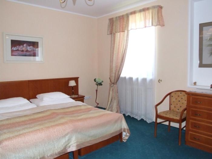 Standard Double or Twin Room - Photo 3