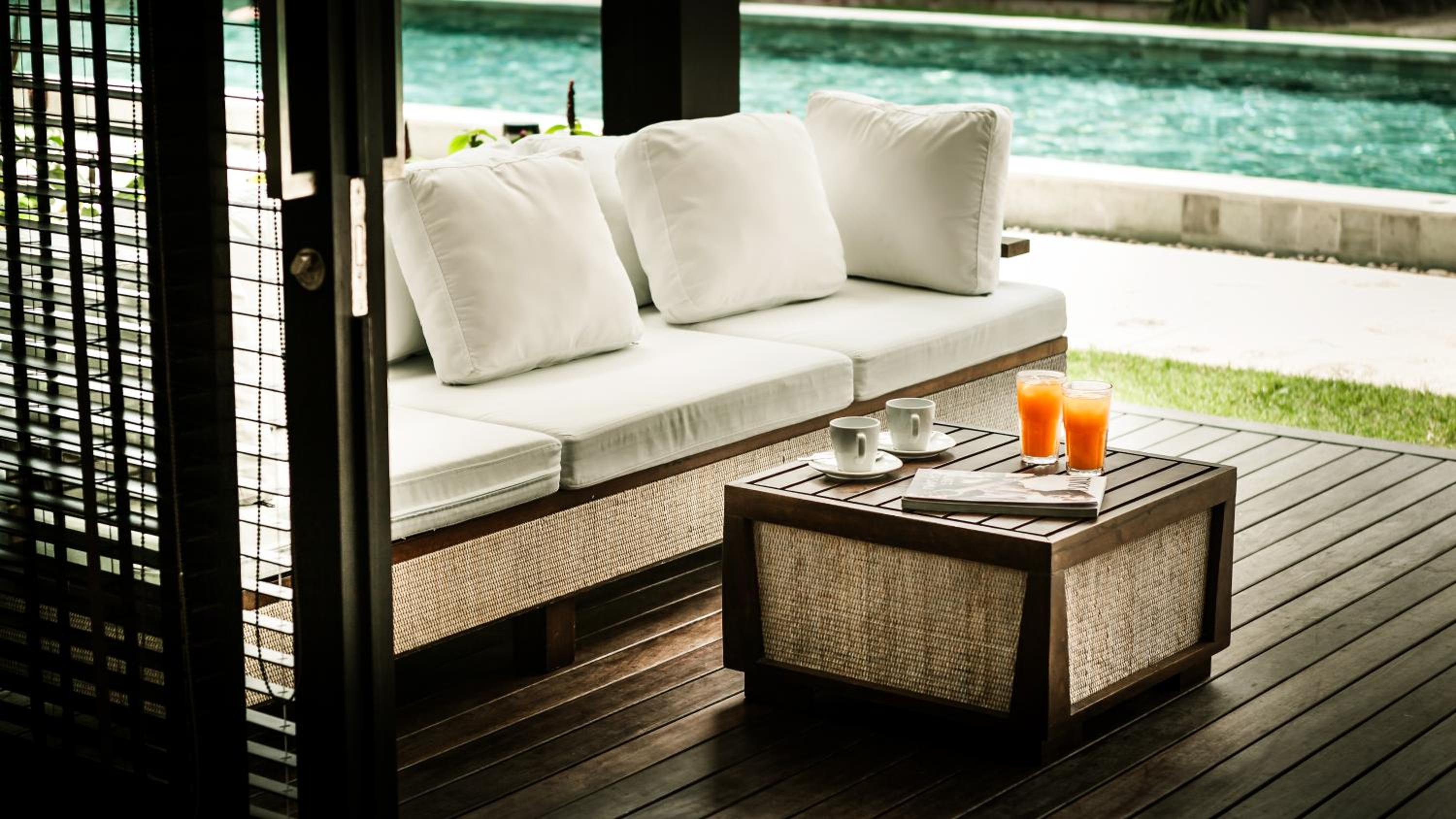 Pool Access Suite - Photo 2