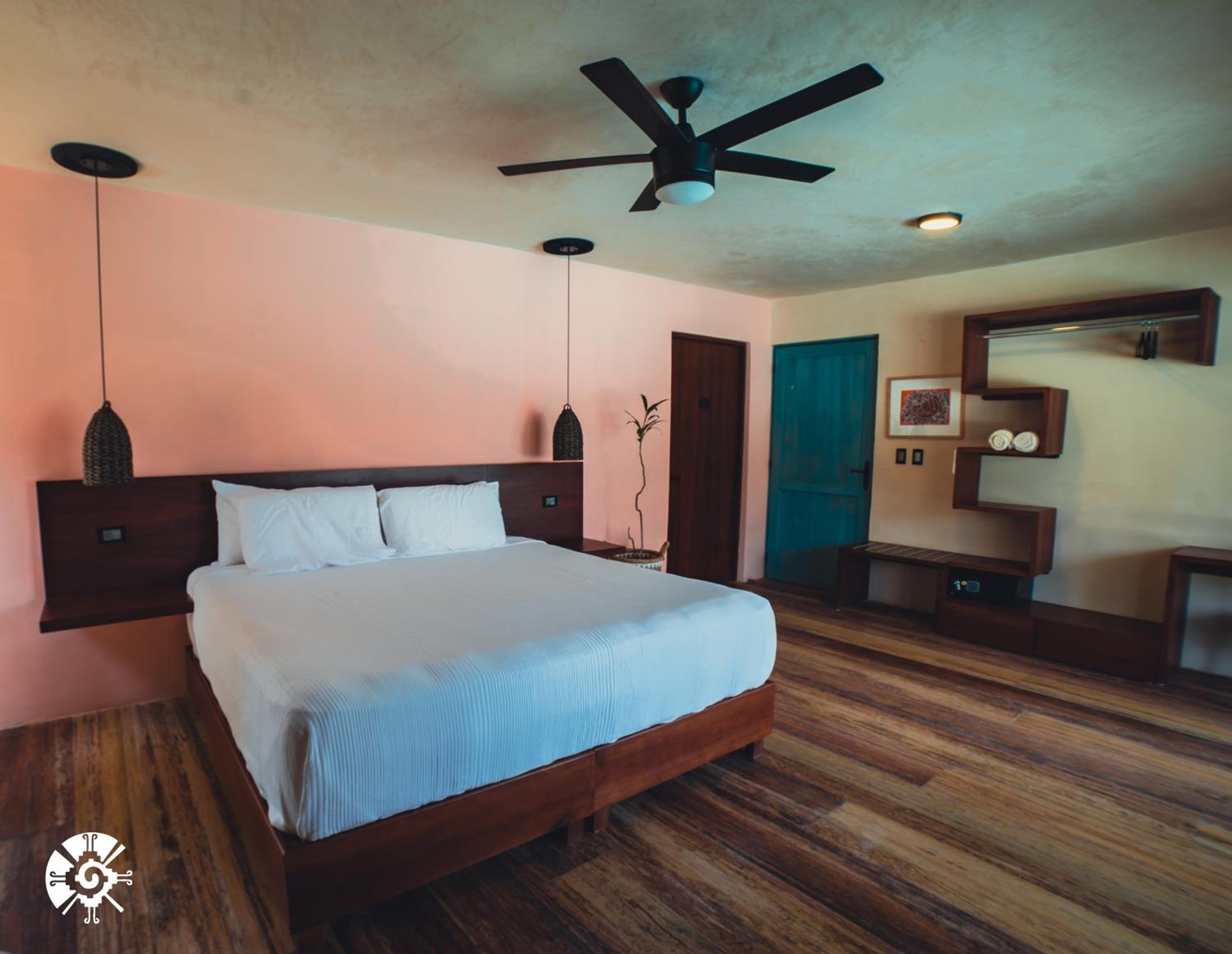 Queen Suite with Pool View