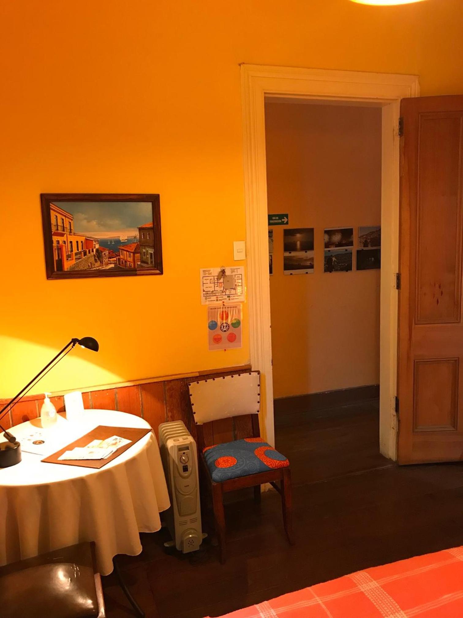 Double Room with Private Bathroom photo 1