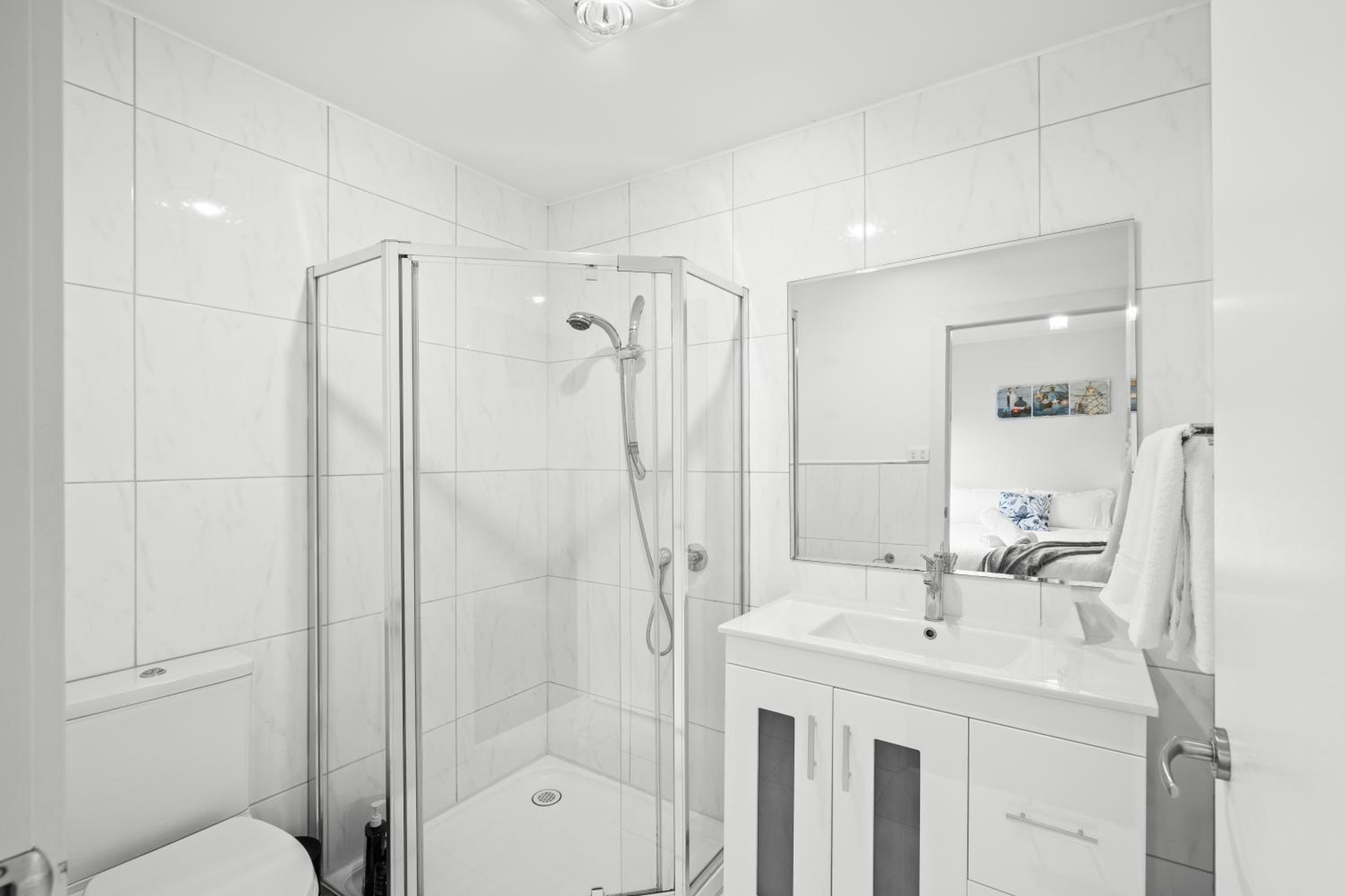 Three-Bedroom House photo 2