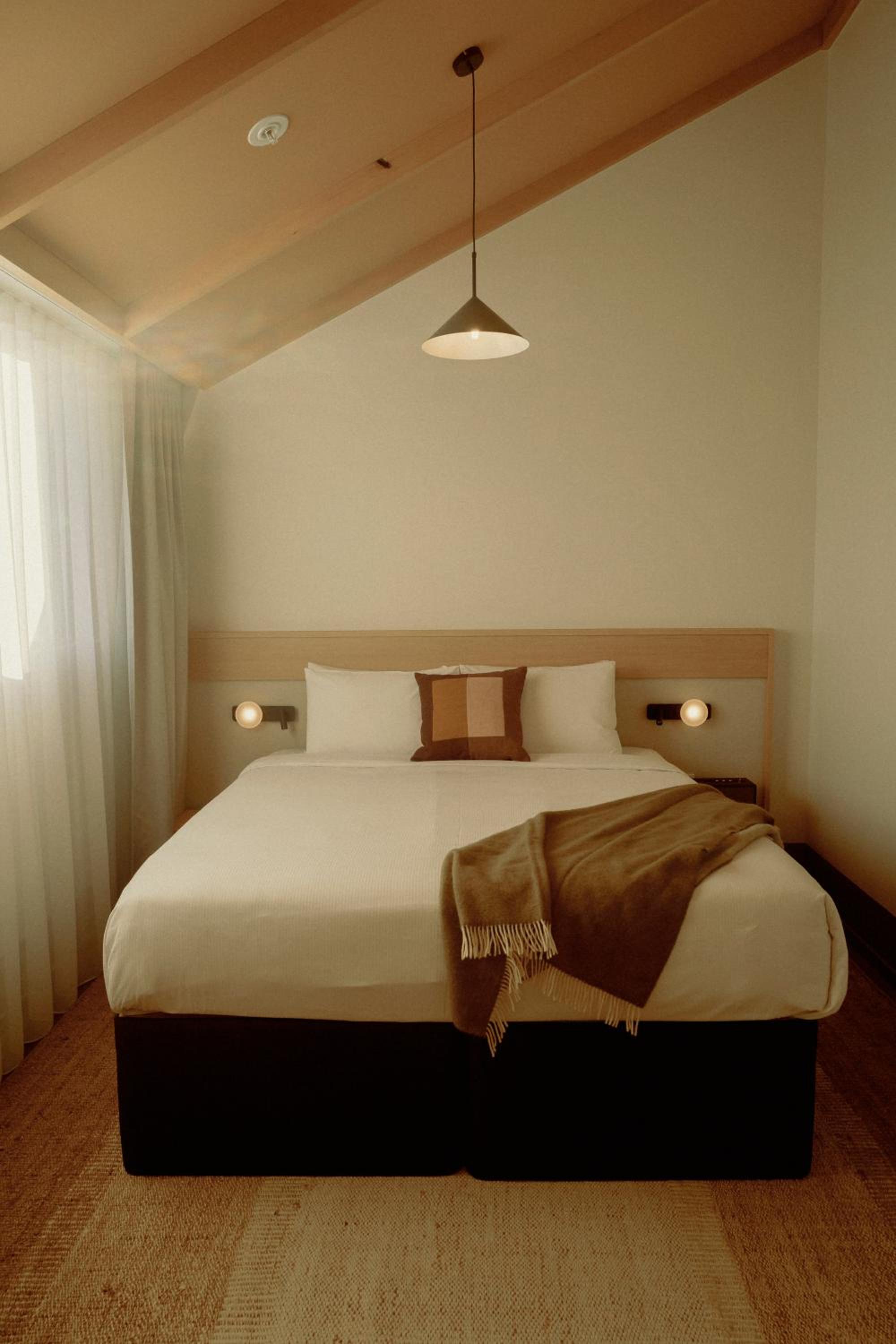Premium King Suite - Photo 3