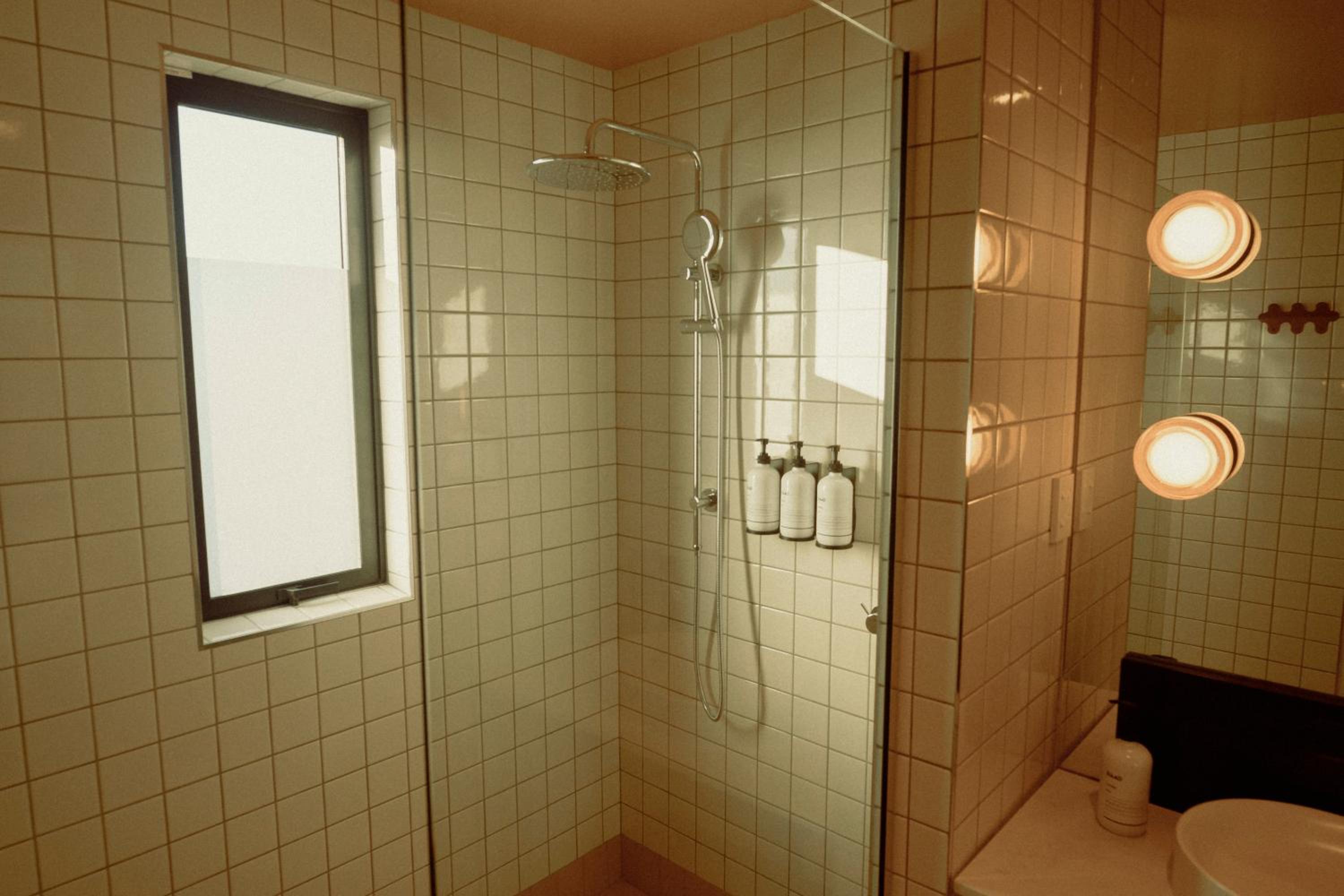 Premium King Suite - Photo 8