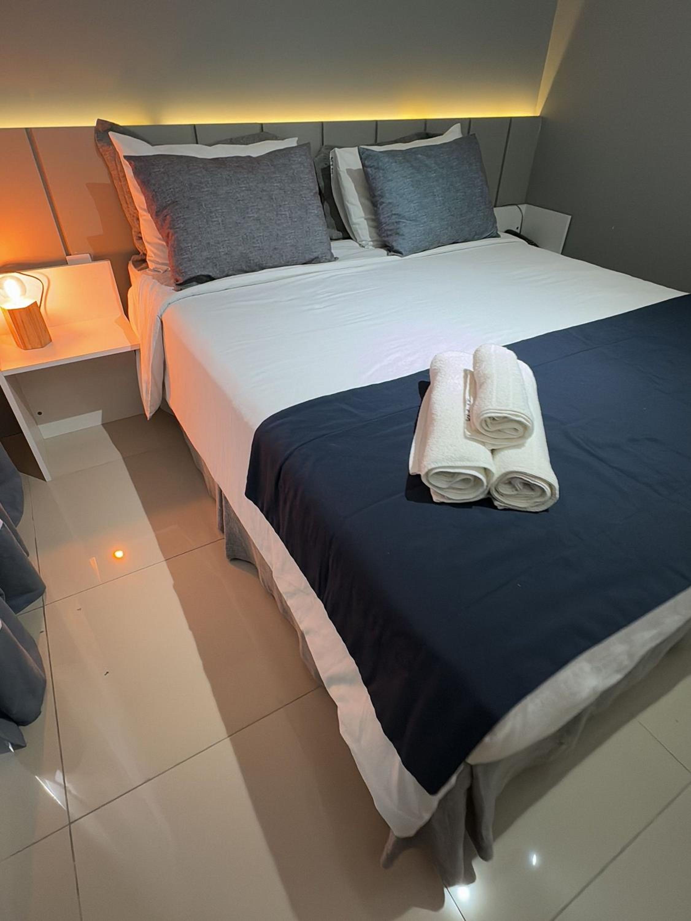 Studio Apartment photo 1