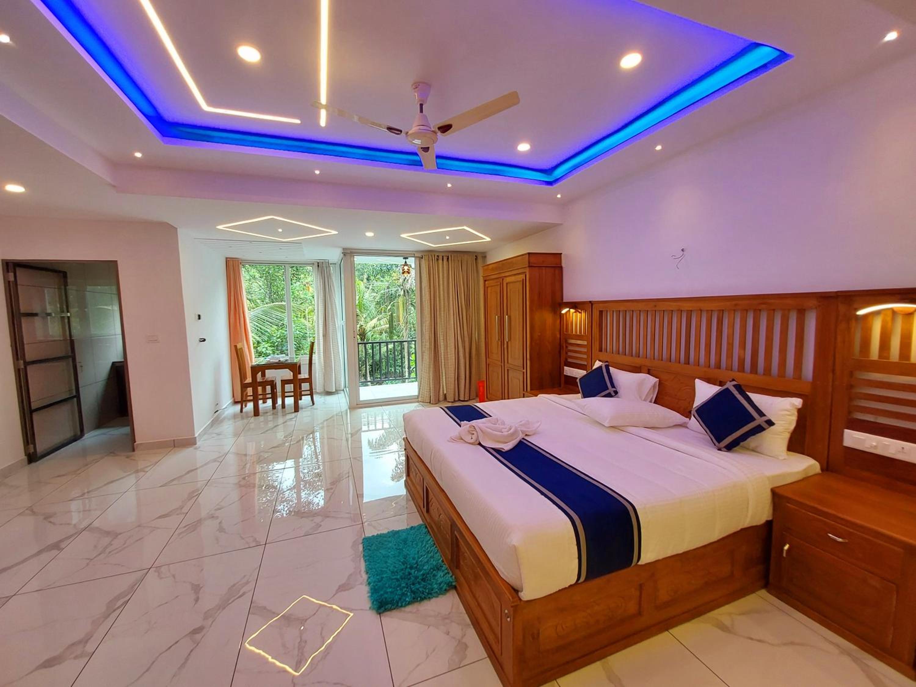 King Suite With Balcony photo 1