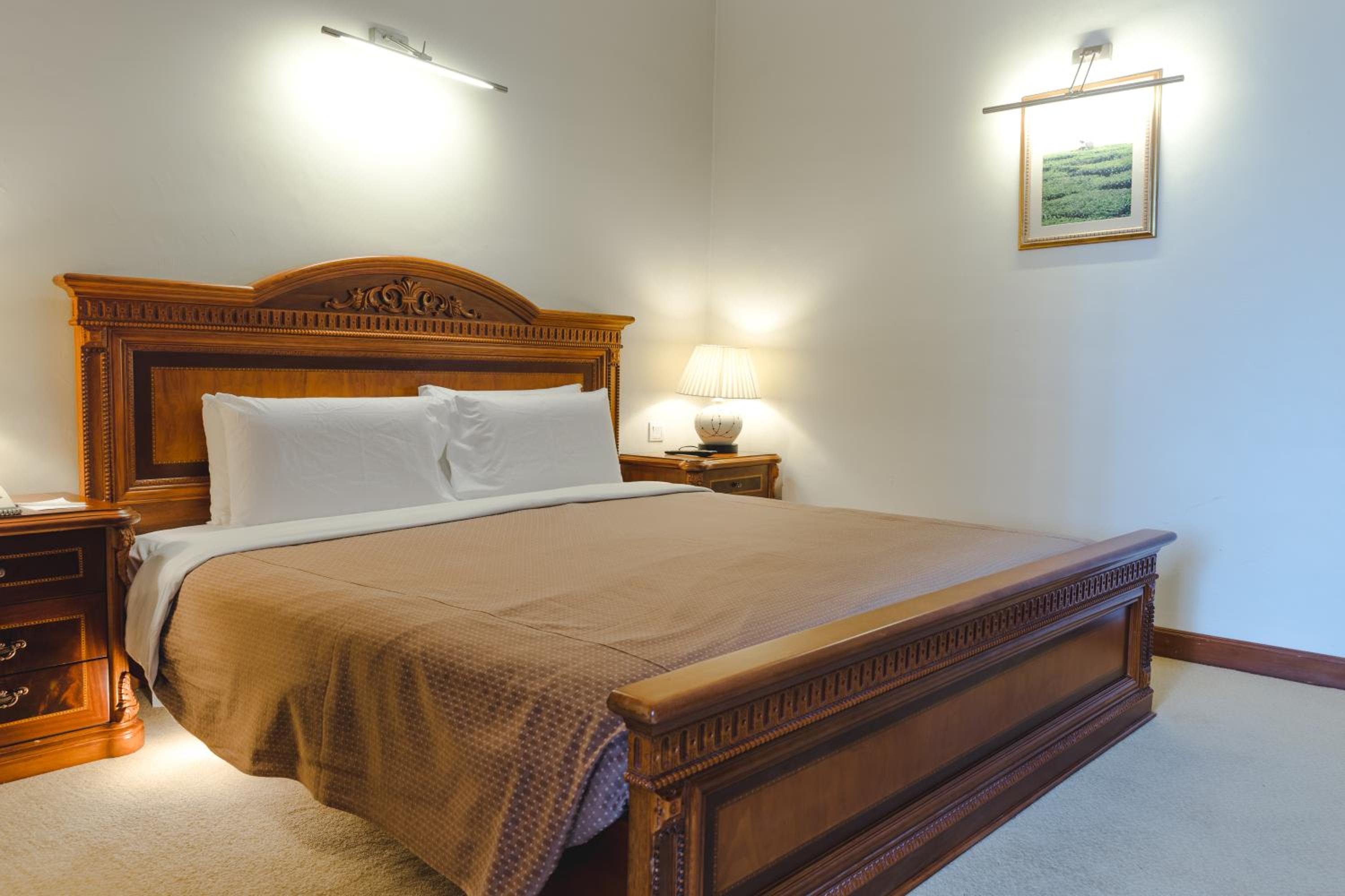 Deluxe Quad Junior Suite - Photo 3