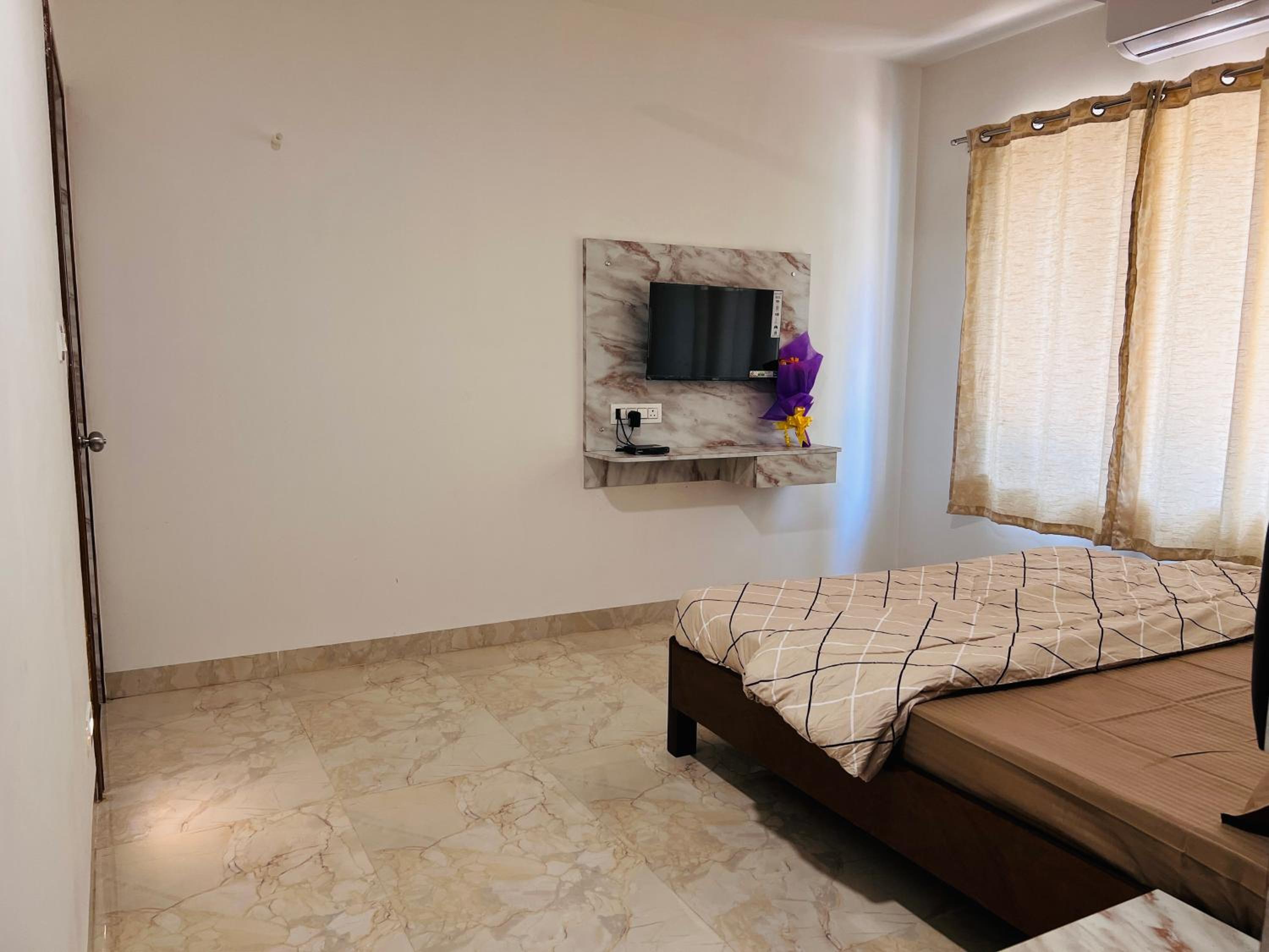 Deluxe Double Room (2 Adults + 1 Child) photo 3