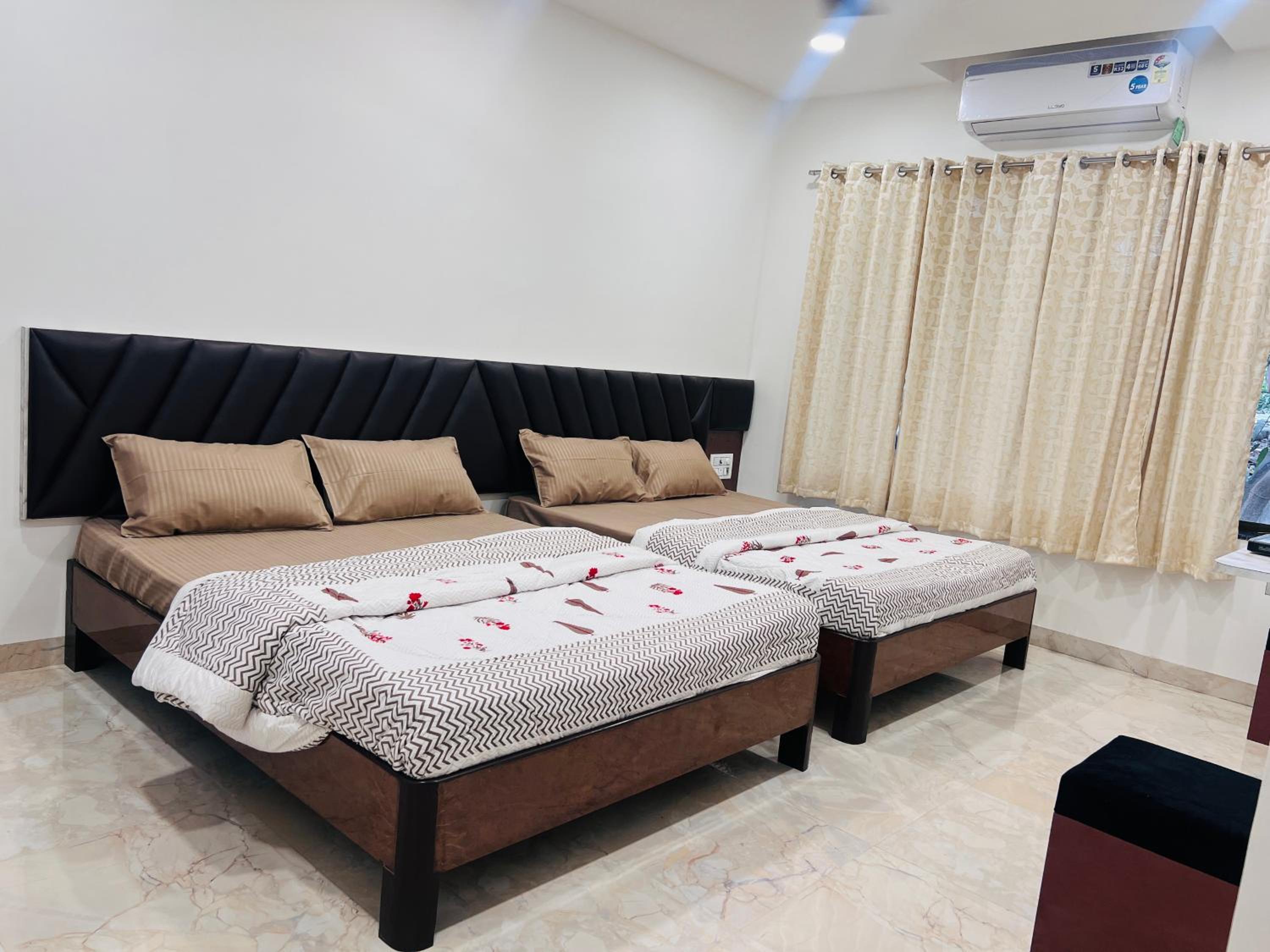 Deluxe Double Or Twin Room photo 3
