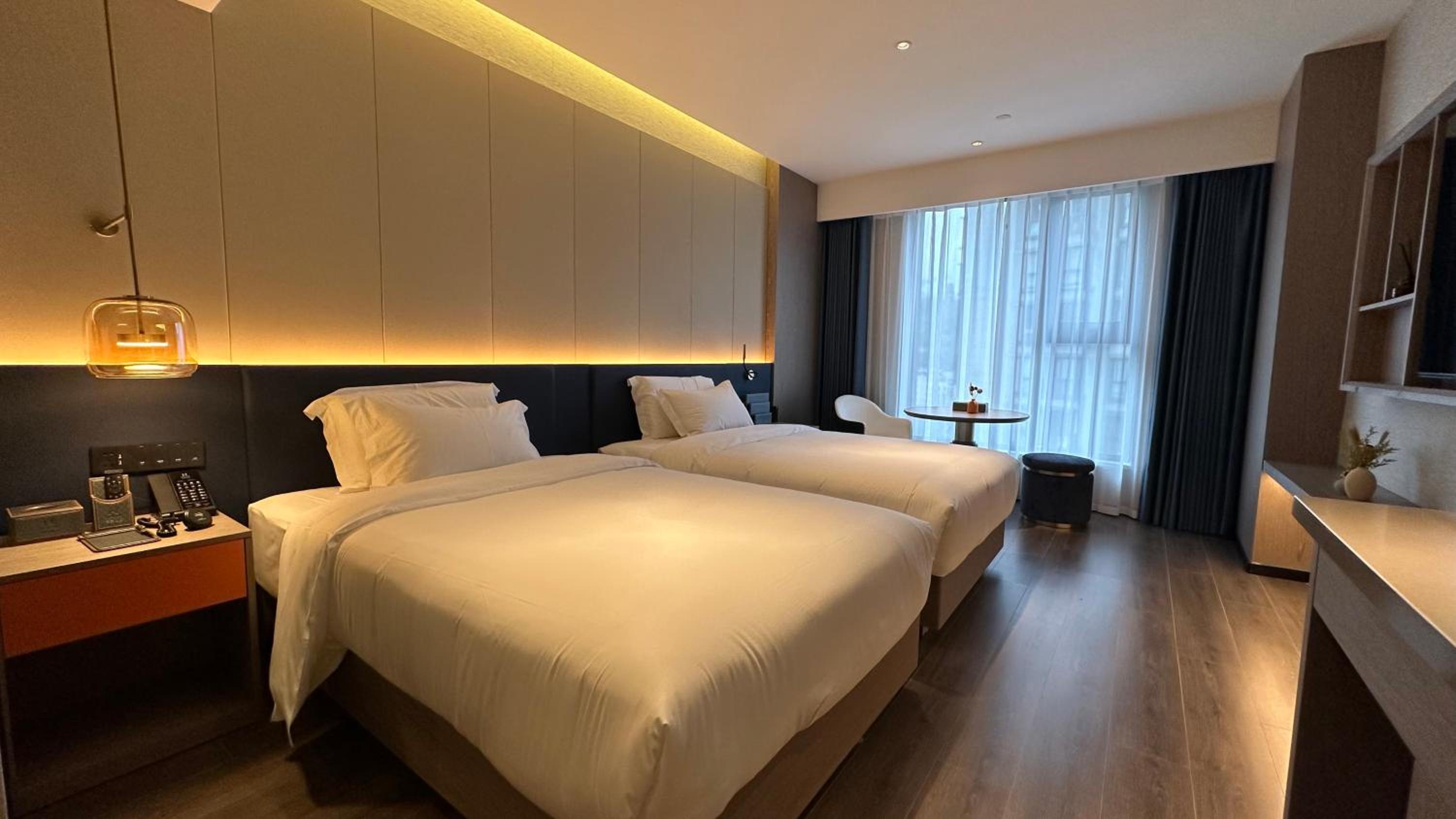 Liz Twin Room with City View photo 1