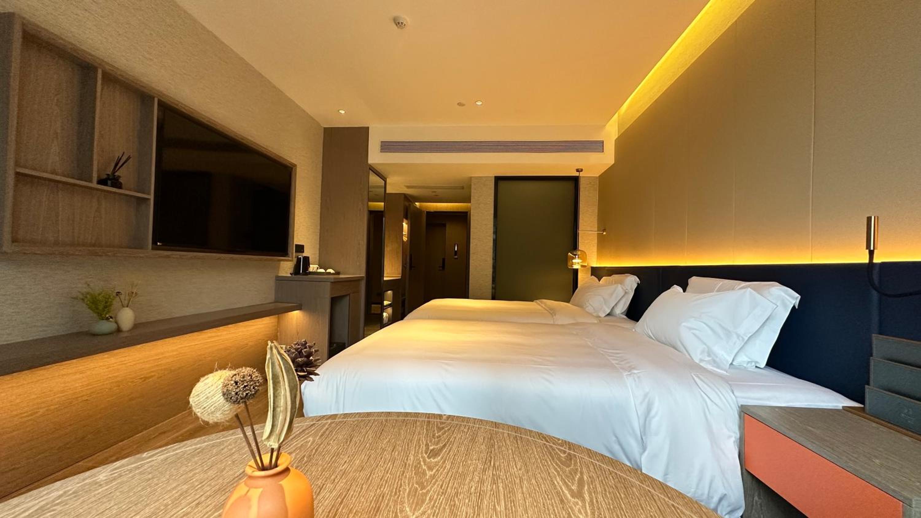 Liz Twin Room with City View photo 2