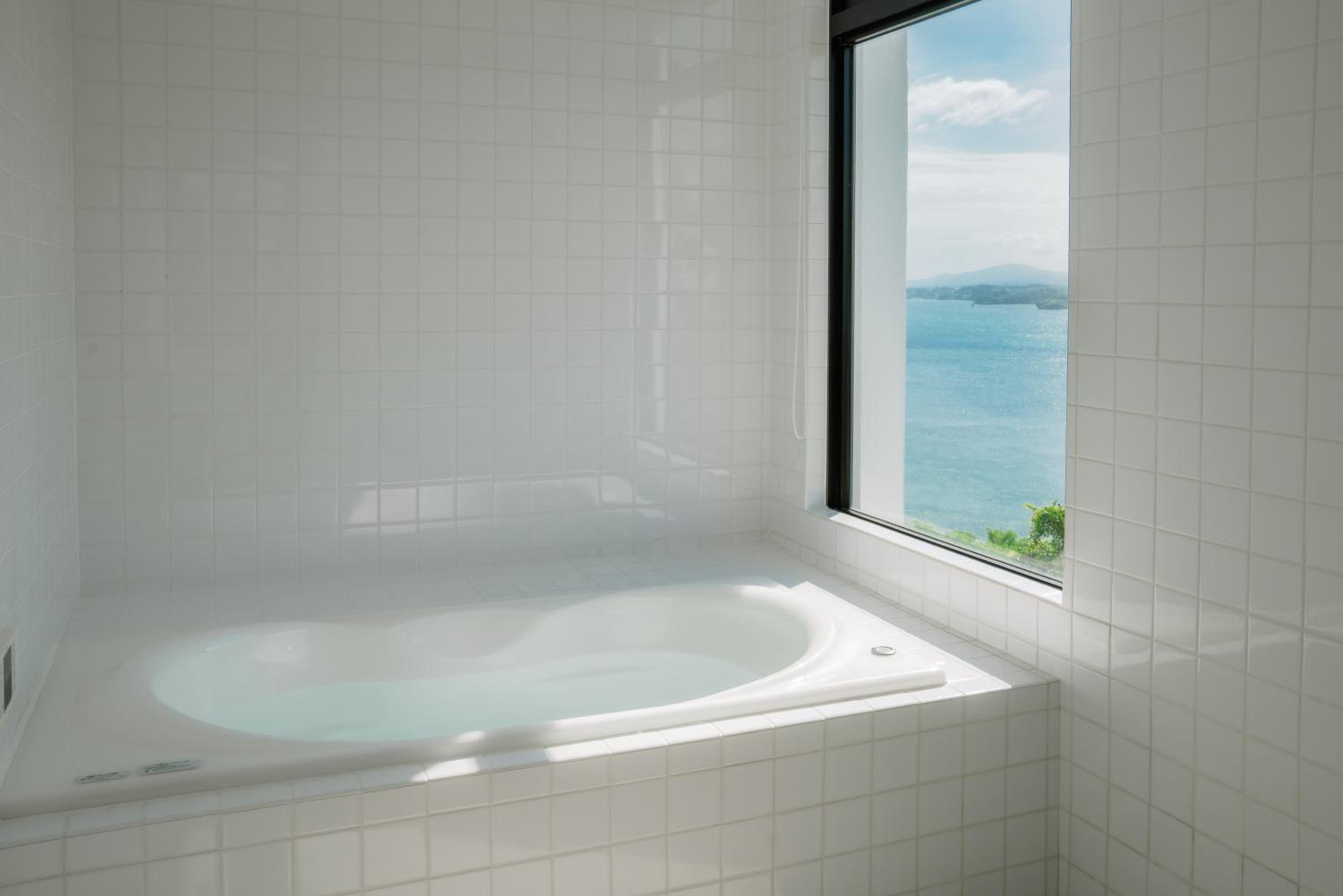 Junior Suite with Ocean View - Photo 15
