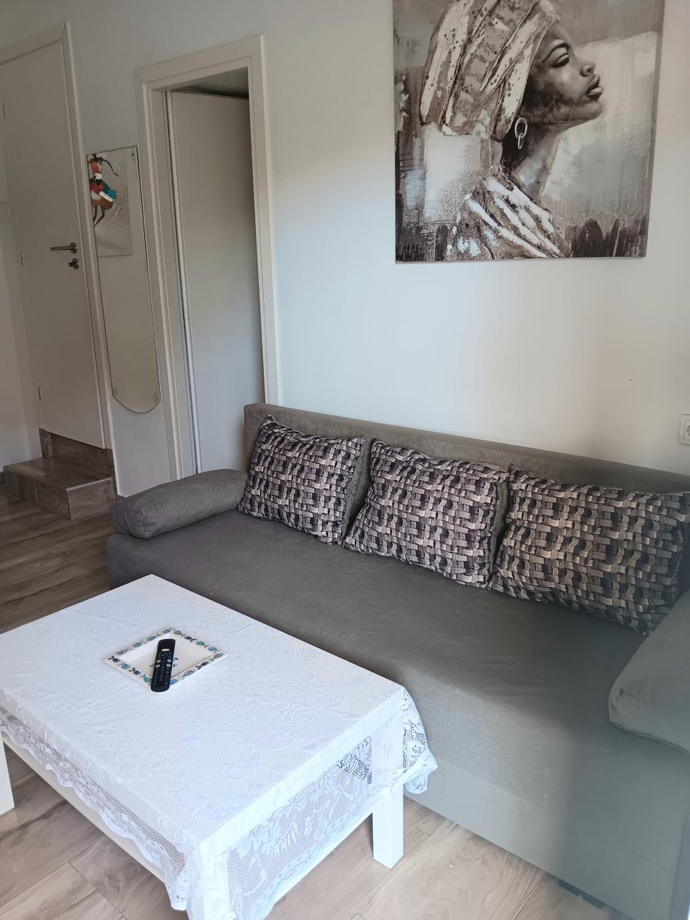 Apartment with Terrace - Photo 6
