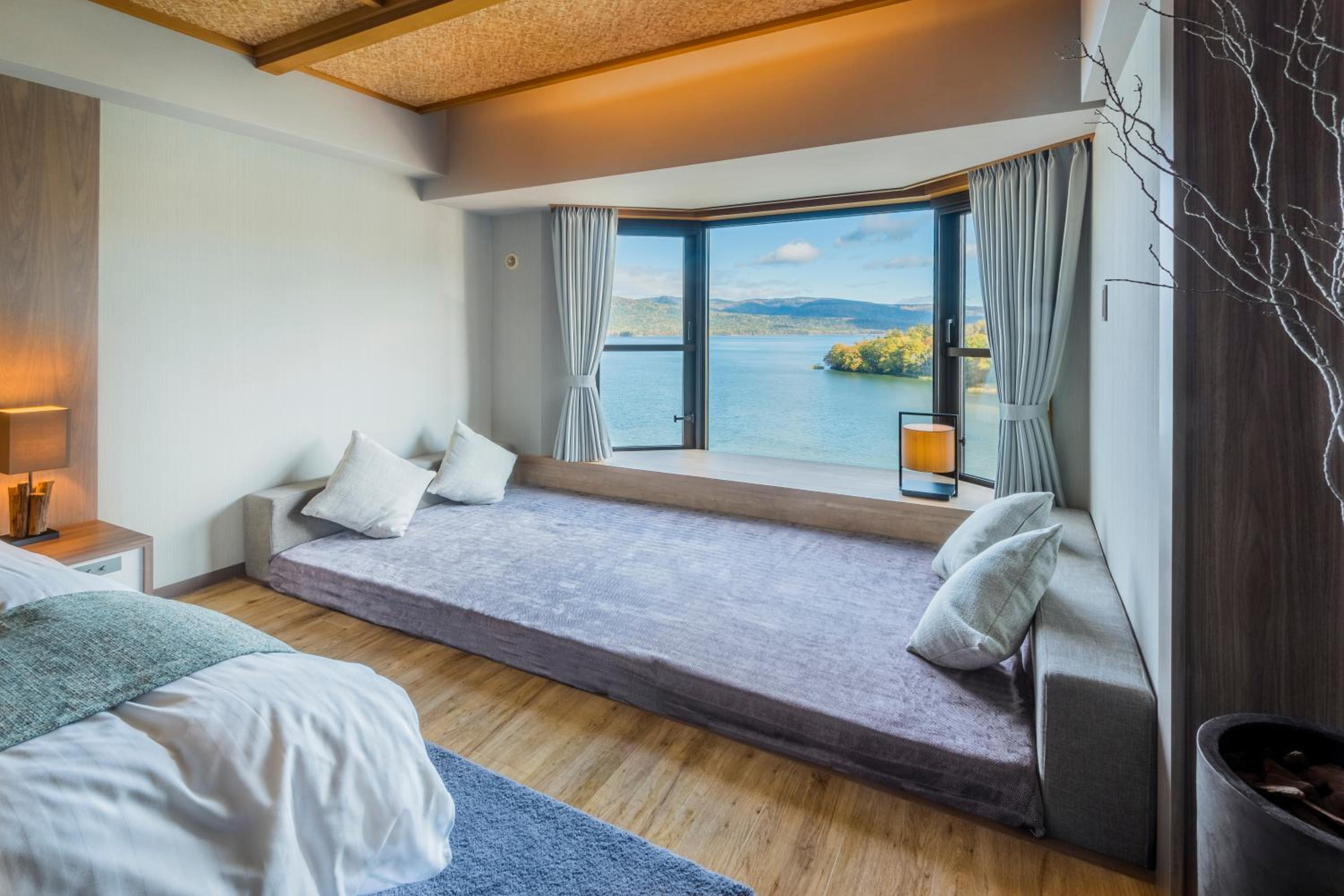 Resort Twin with Lake View - Non-Smoking in Shangri-La photo 3