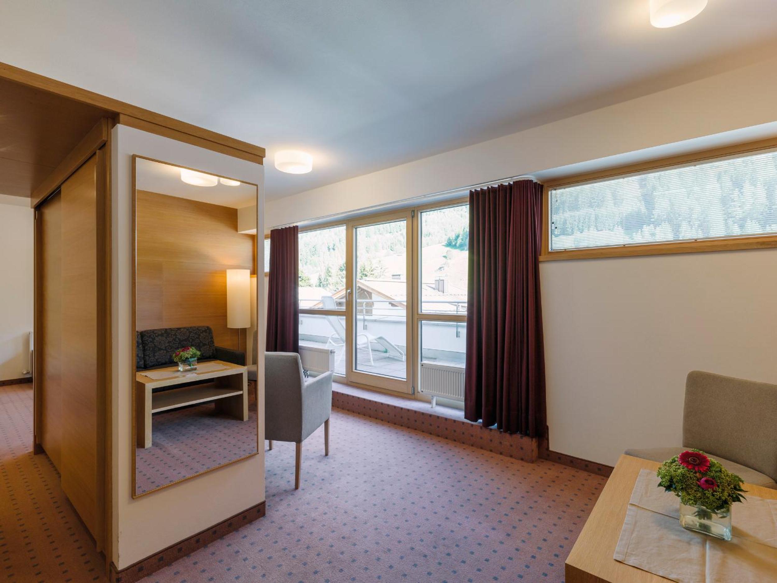 Junior Suite with Balcony photo 3