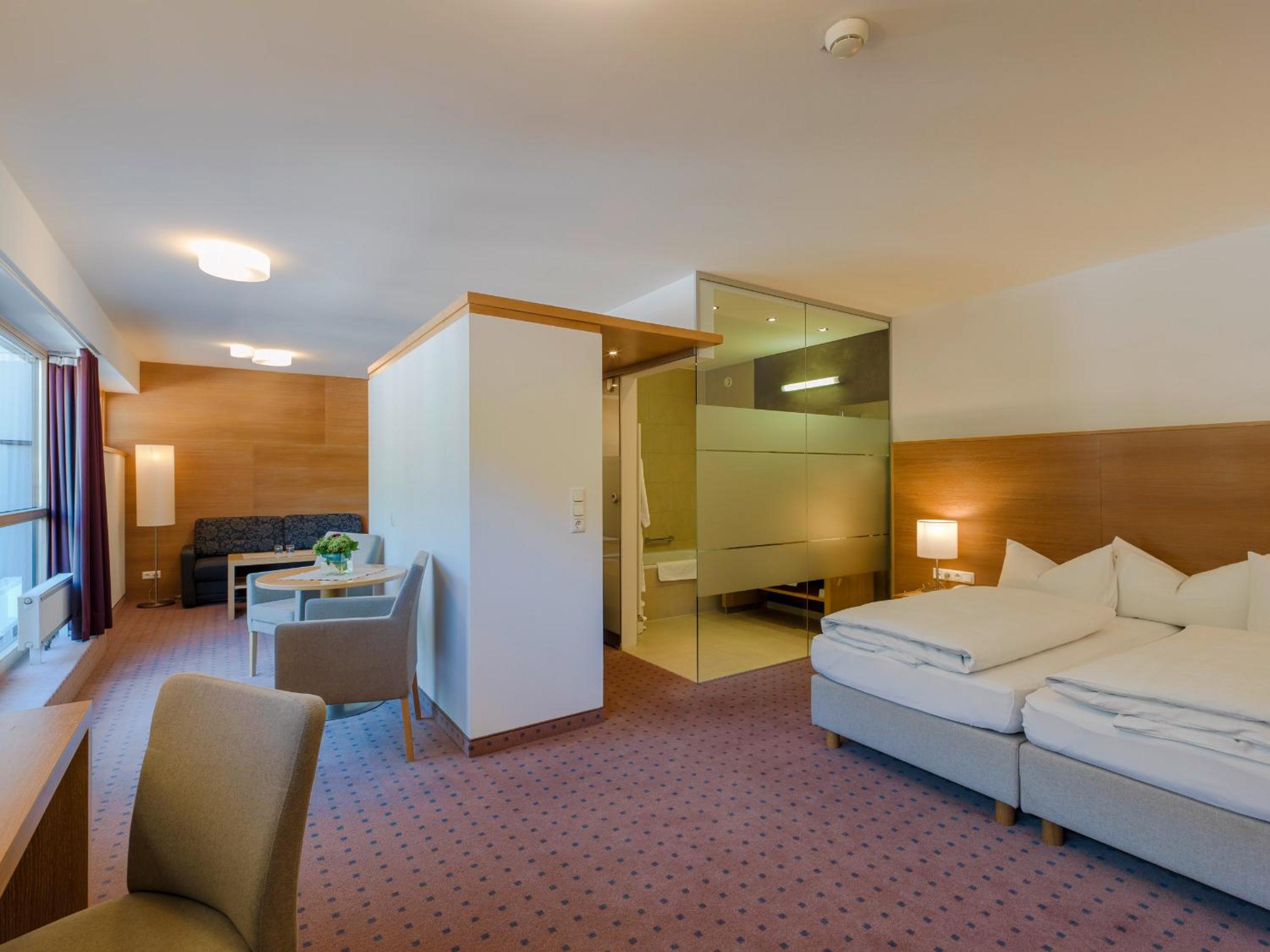 Junior Suite with Balcony photo 1
