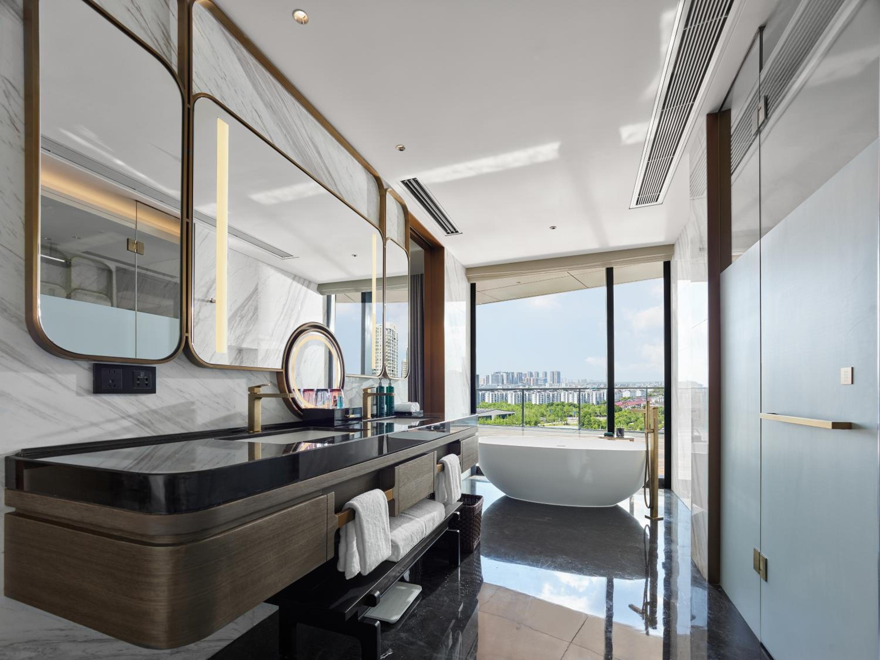 Premium King Room with Lake View
