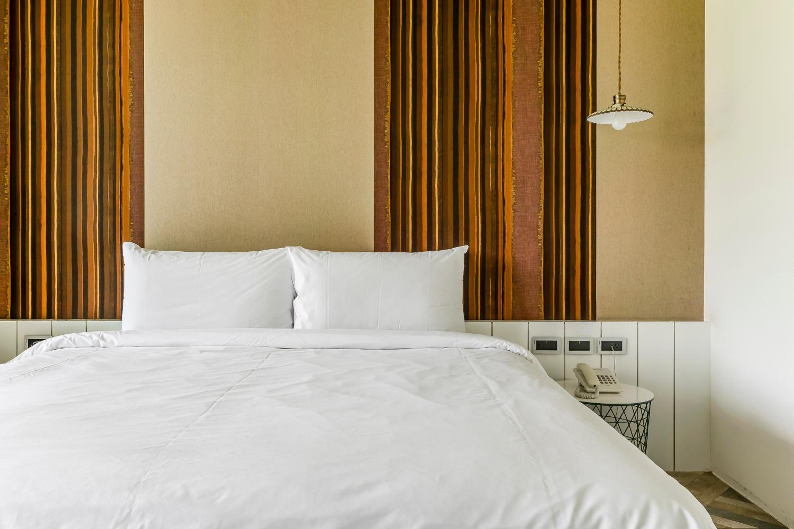 Deluxe Double Room with Balcony photo 2