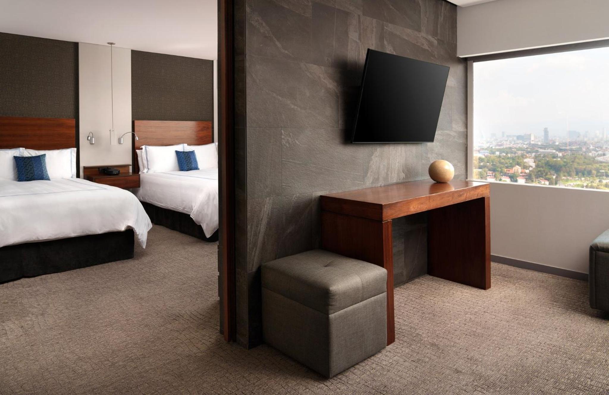 One-Bedroom King Suite