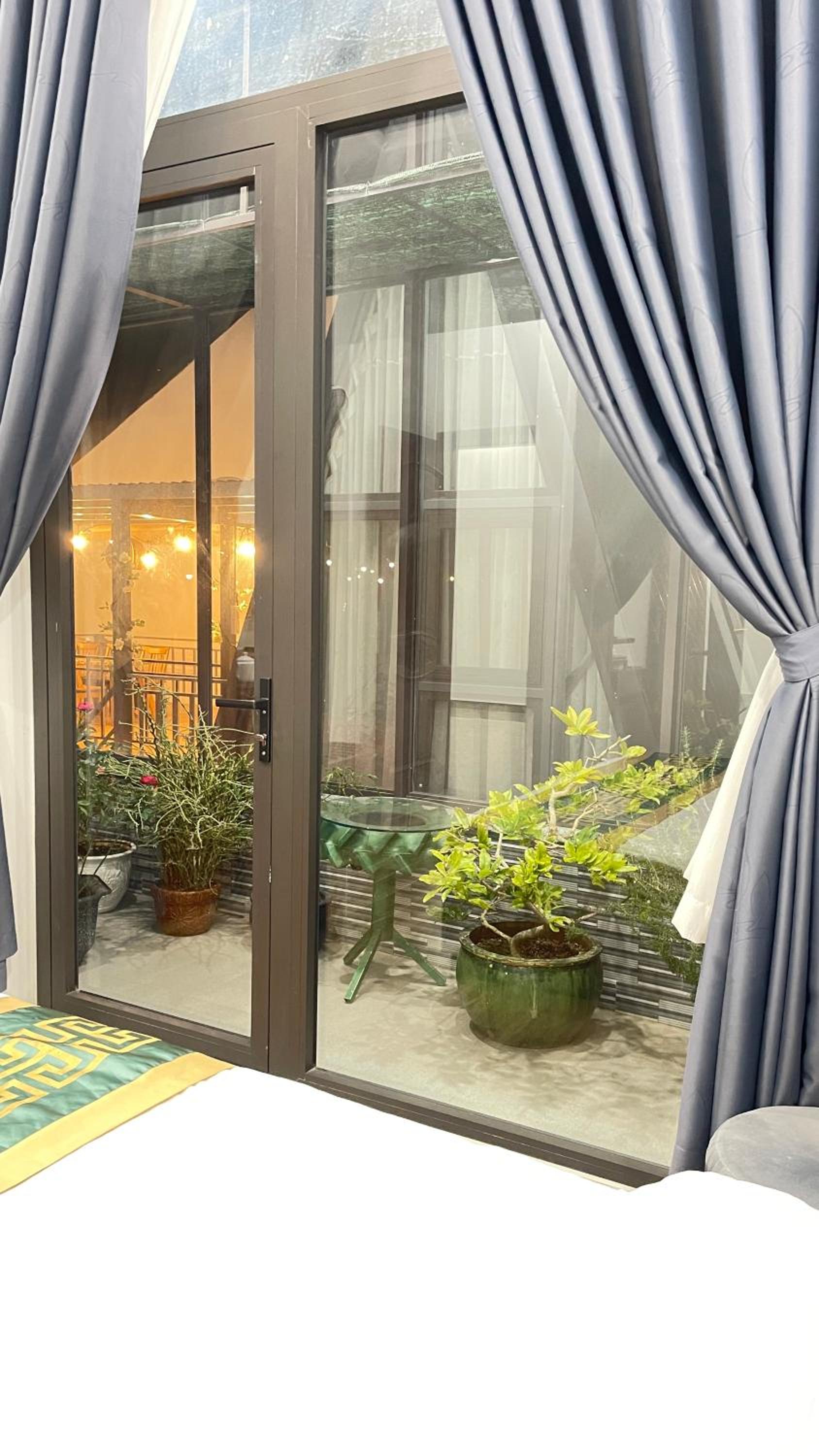 Standard King Room - Photo 5