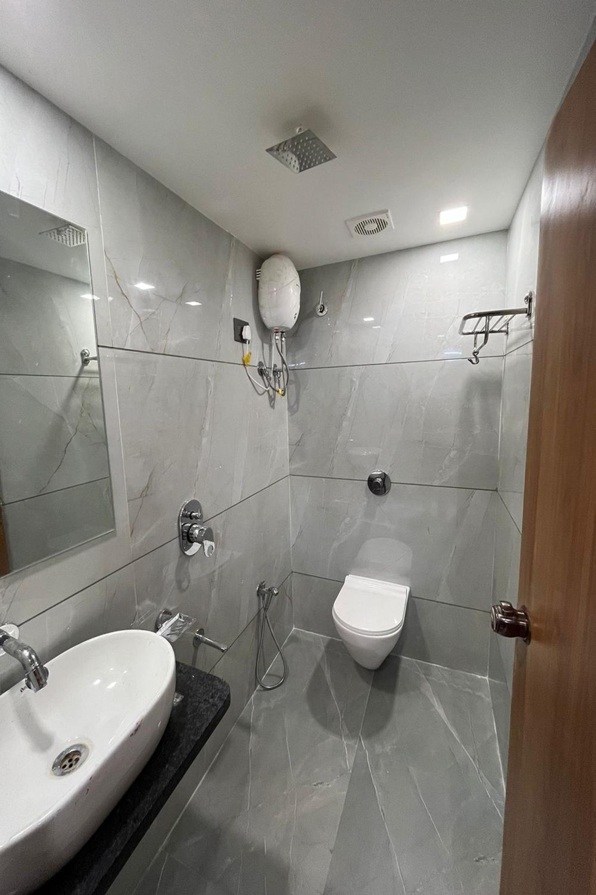 Deluxe Room - Photo 10