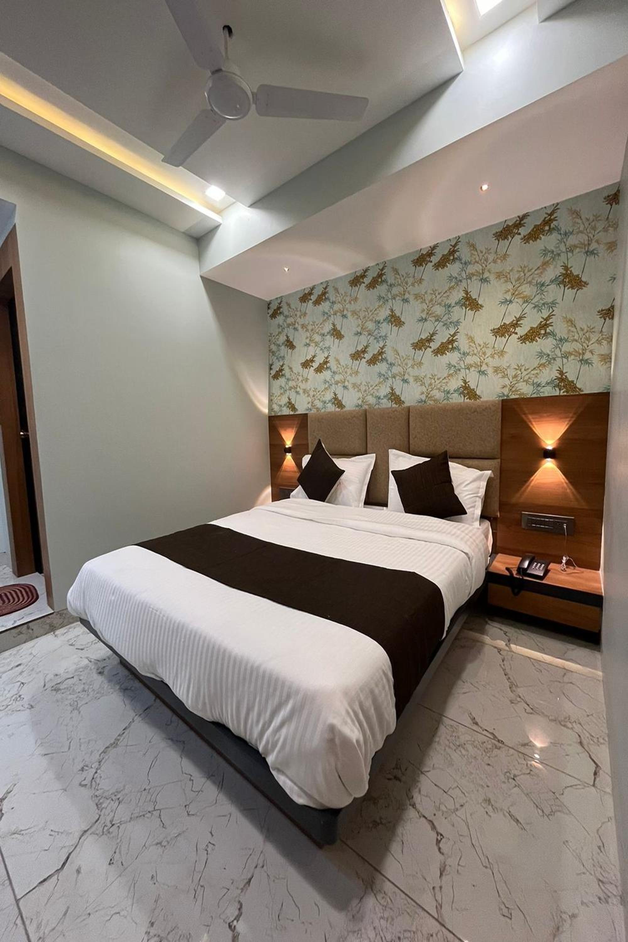 Deluxe Room - Photo 4