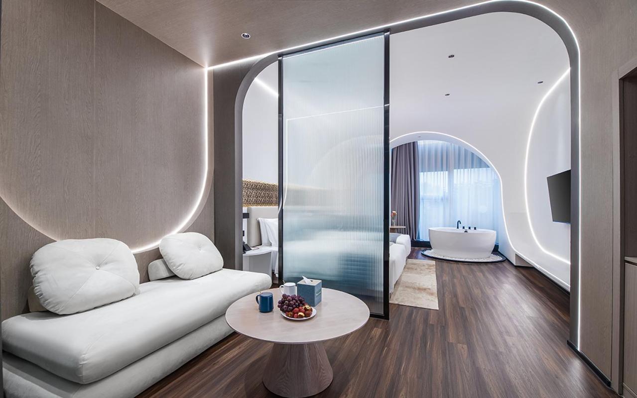 Family Room with Double Bed photo 3