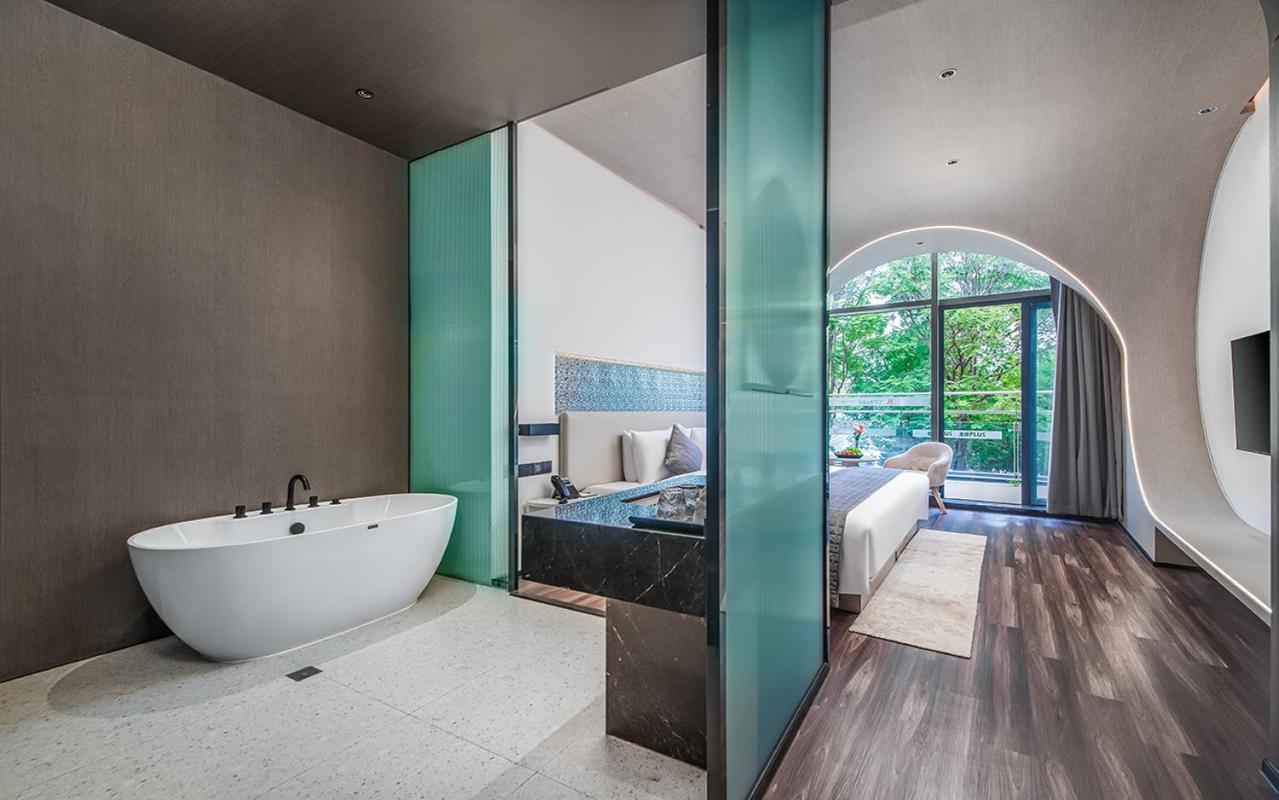 Deluxe Double Room with Courtyard  photo 1