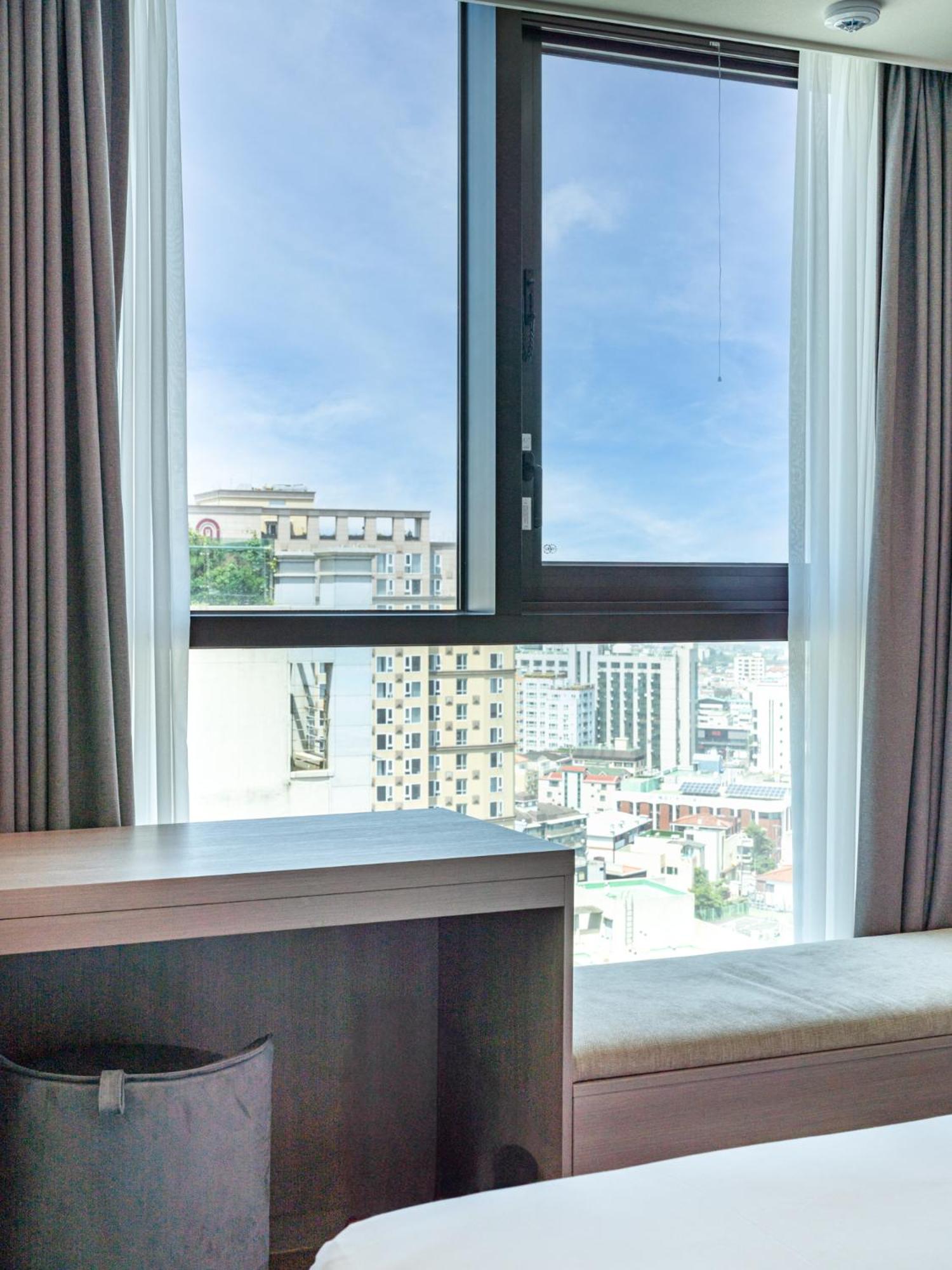 Standard Double Room - Photo 9