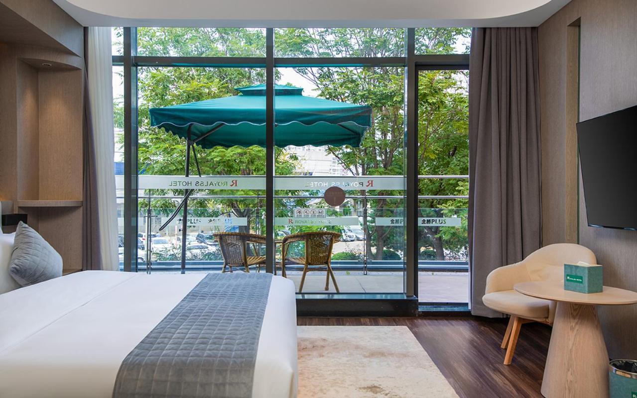 Deluxe Double Room with Courtyard  photo 2