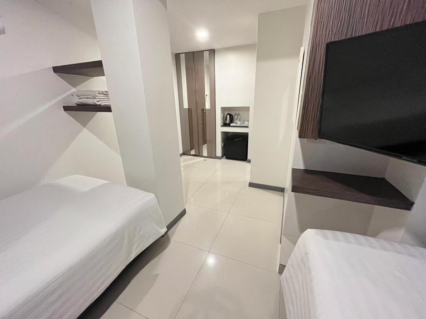 Standard Twin Room photo 2