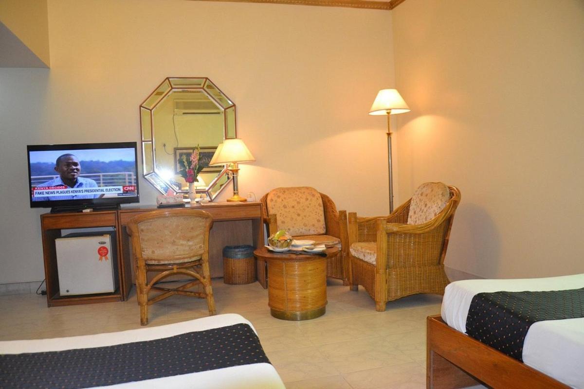 Superior Twin Room With City View photo 3