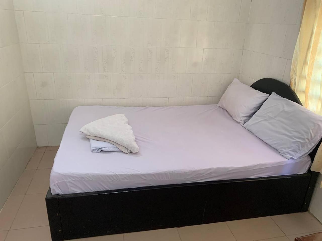 Single Room With Private Bathroom photo 2