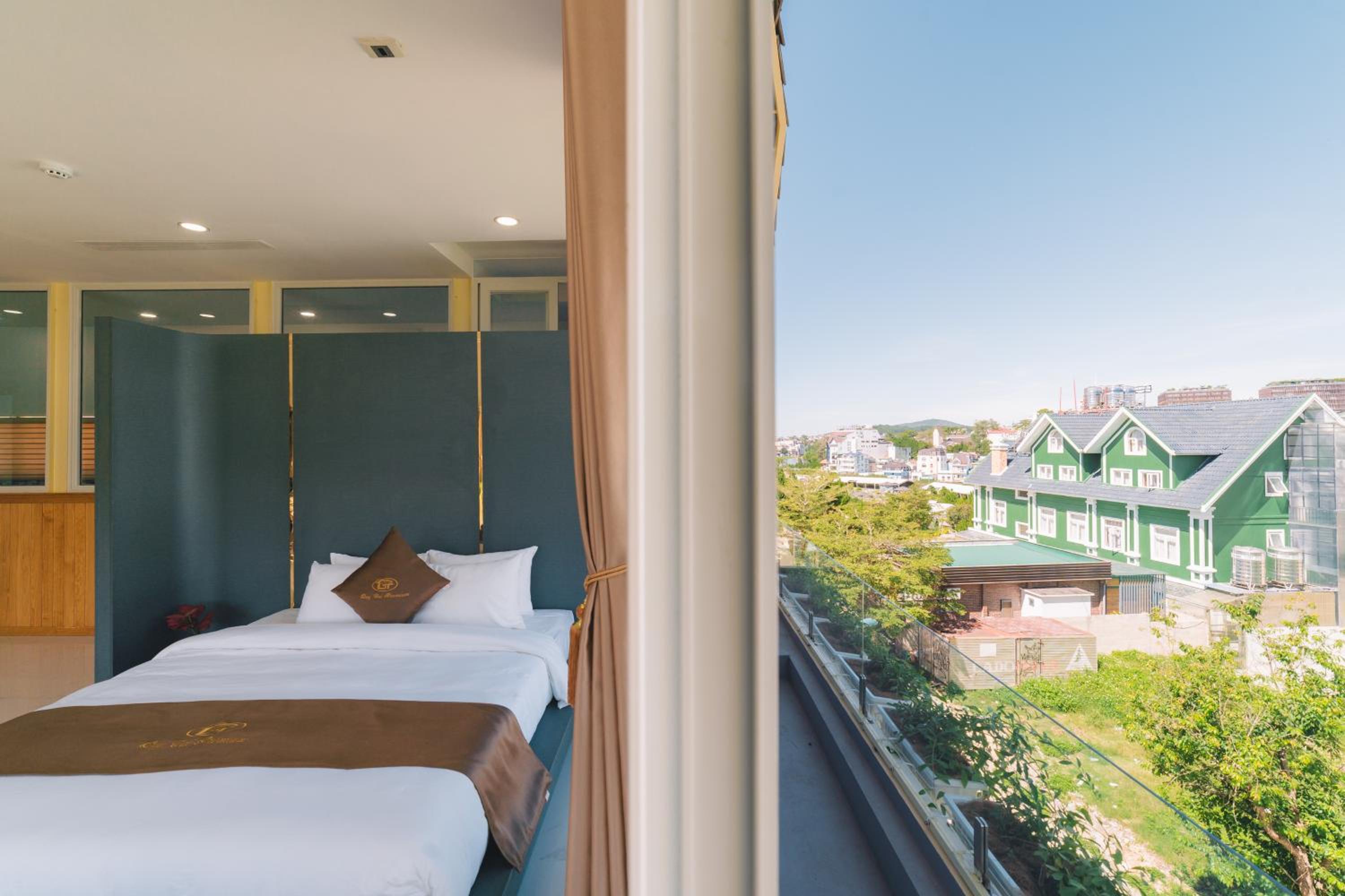 Double Room with Pool View photo 3