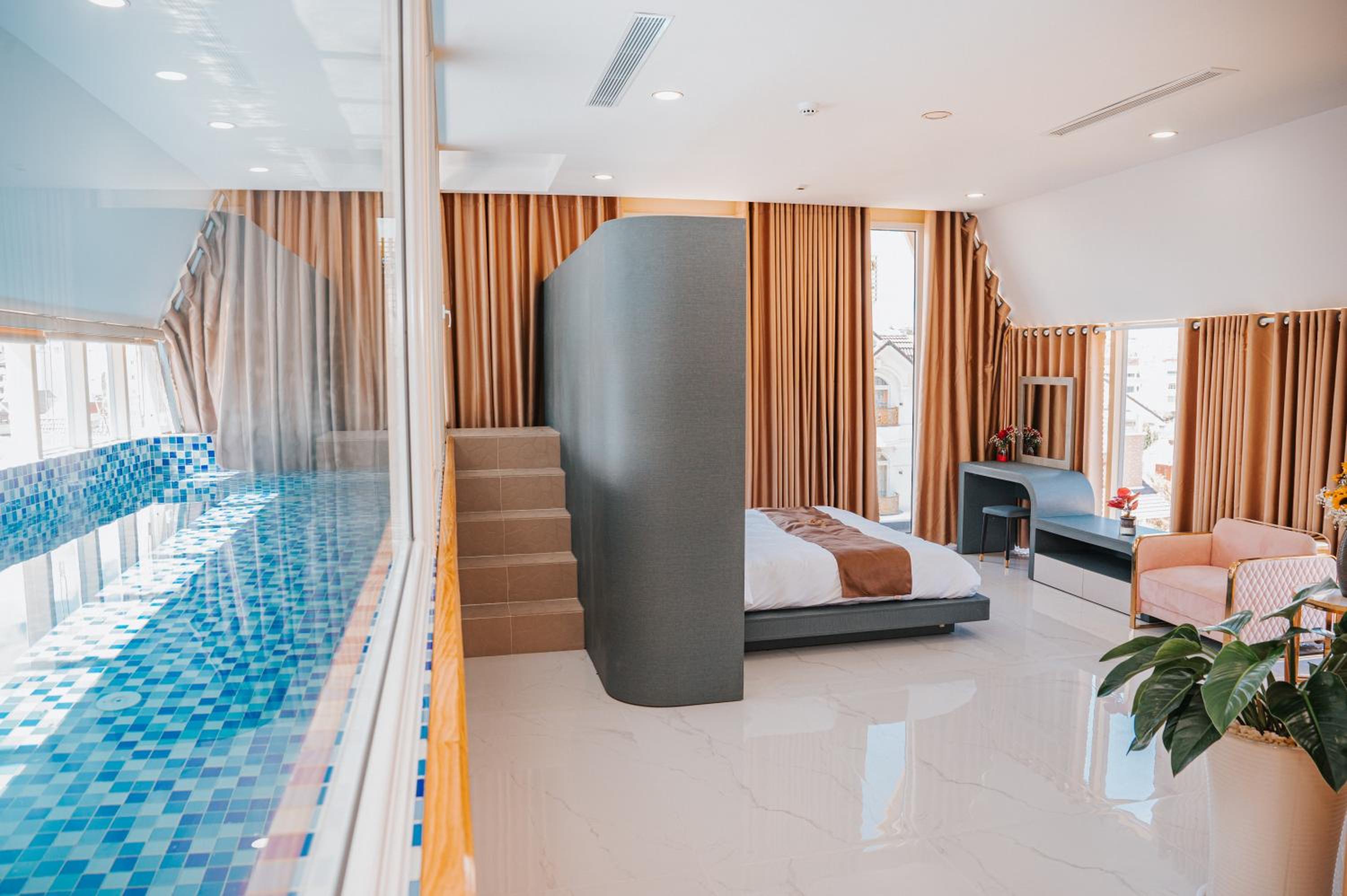 Double Room with Pool View