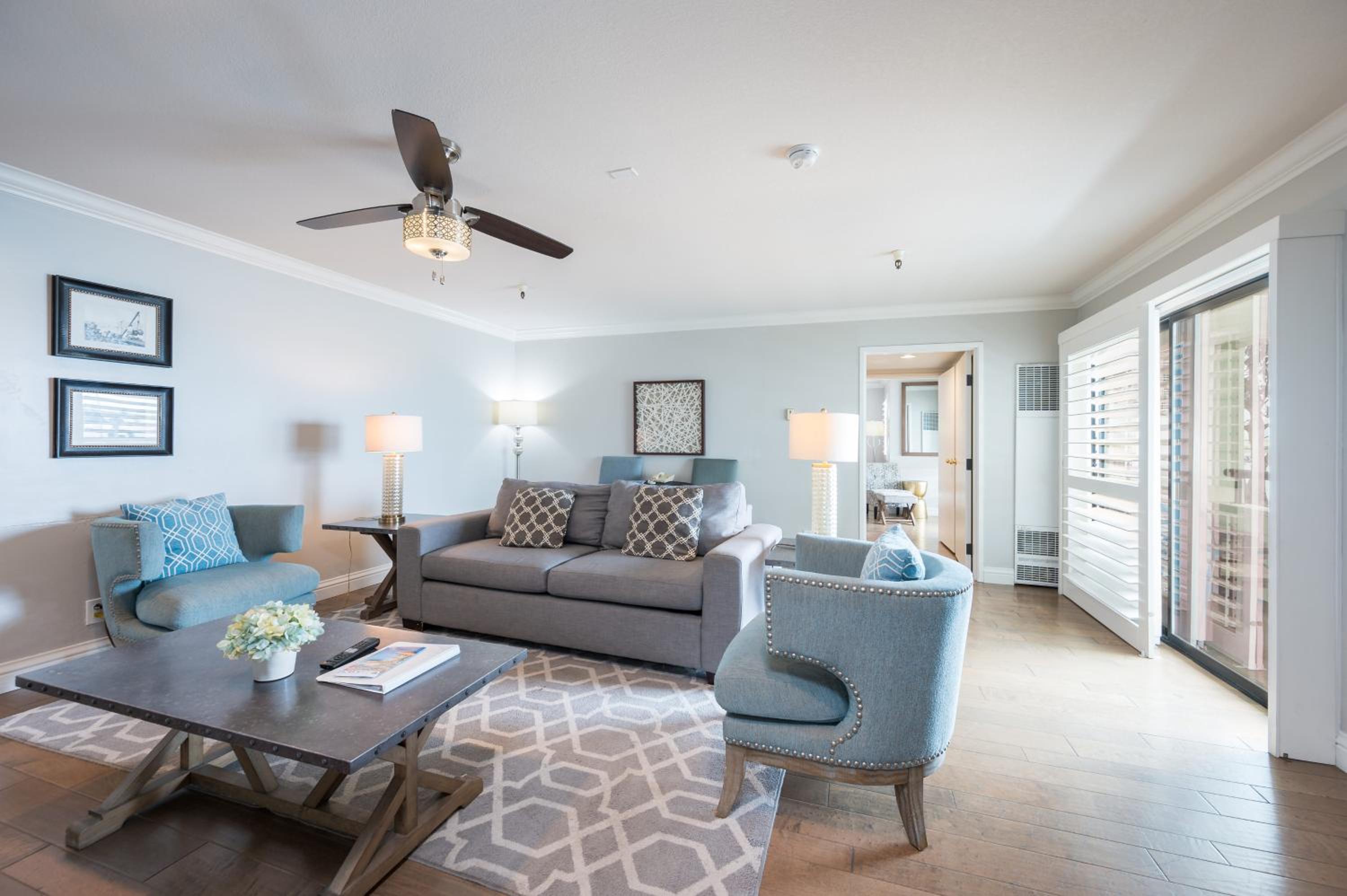 Corner Suite - Non Pet Friendly  - Photo 5
