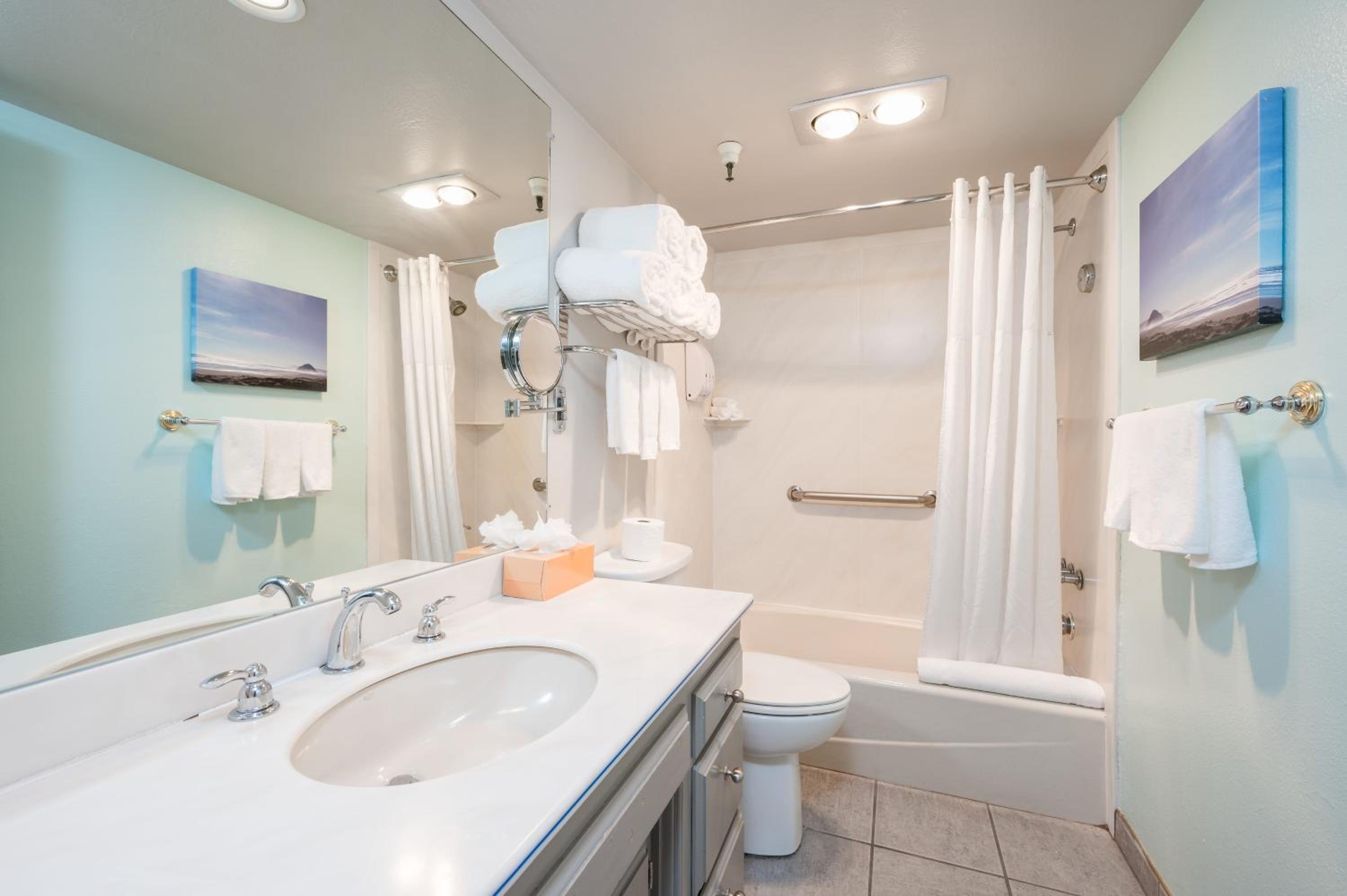 Family Suite with Balcony - Photo 3