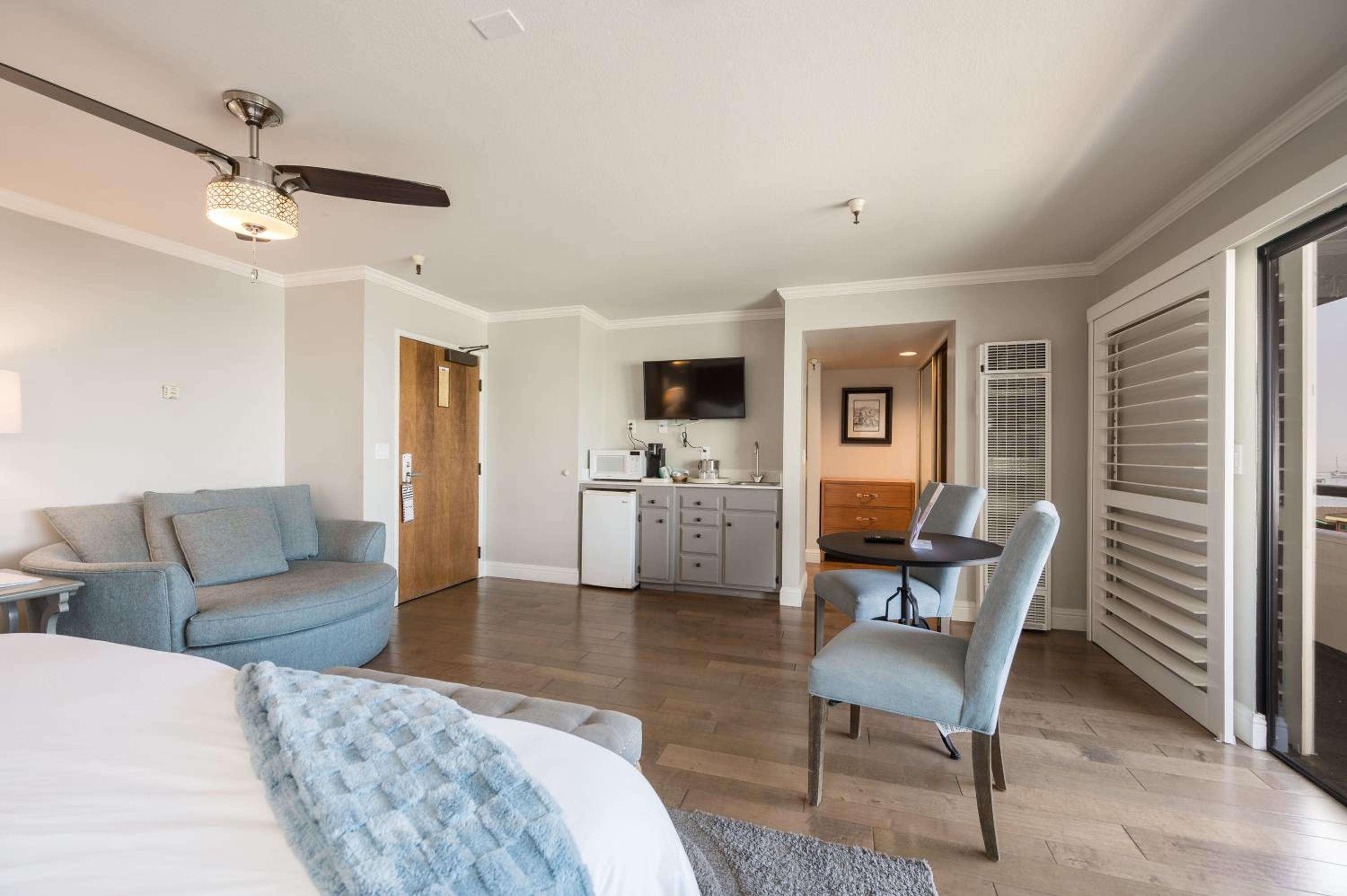 Mini Suite - Non Pet Friendly - Photo 5